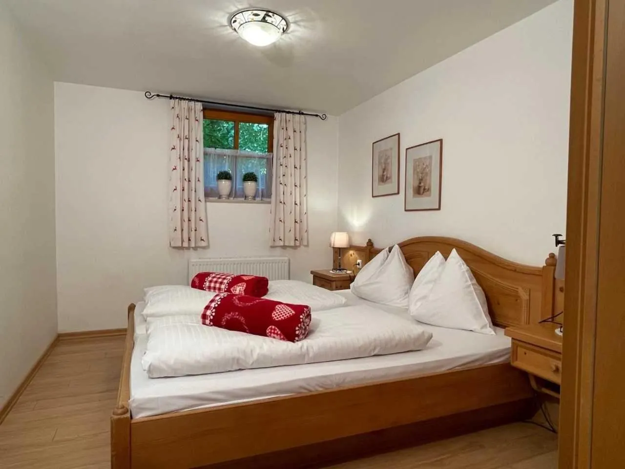 Bedroom, Bed in Chalet Zauberflöte