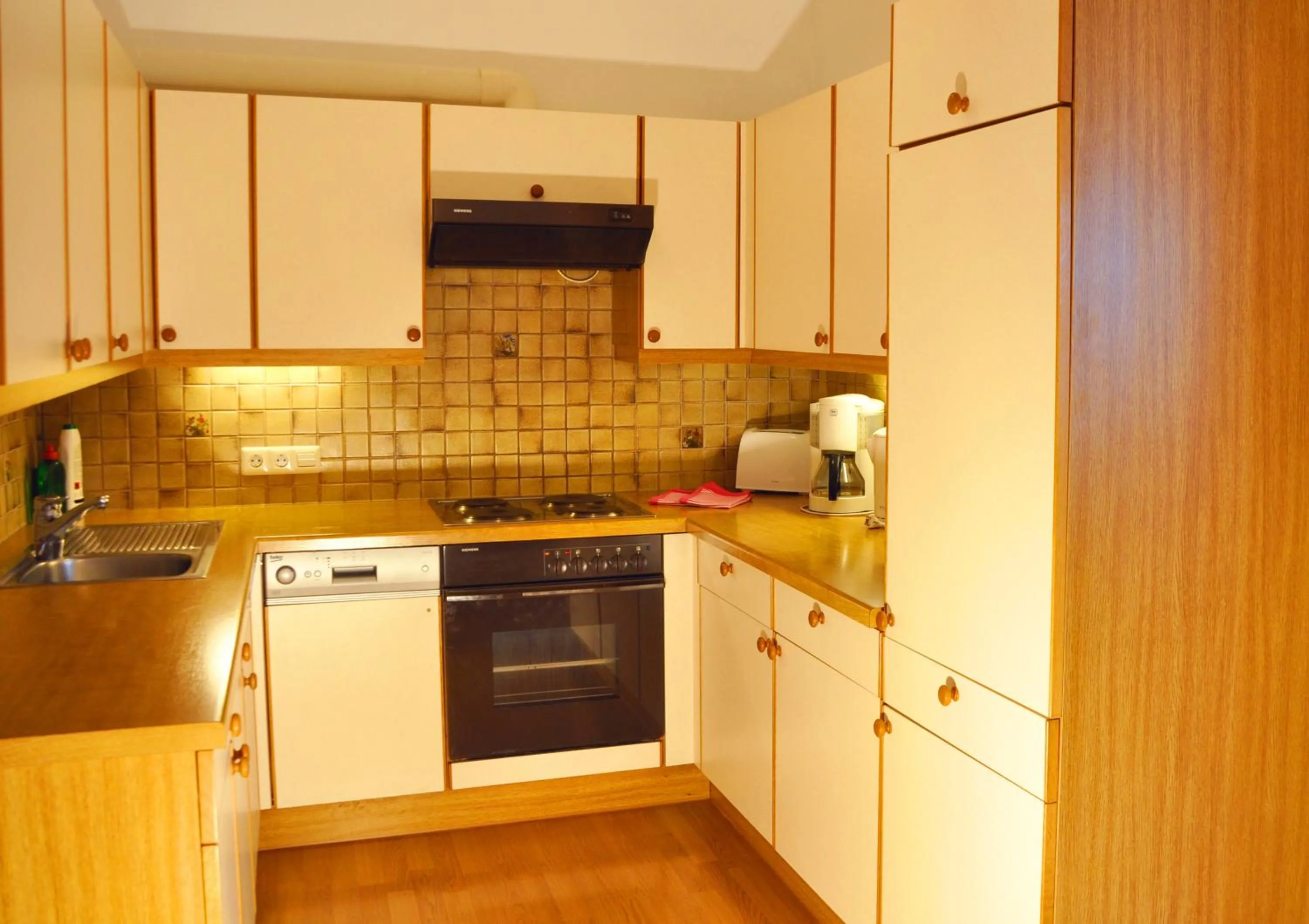 Kitchen or kitchenette in Chalet Zauberflöte