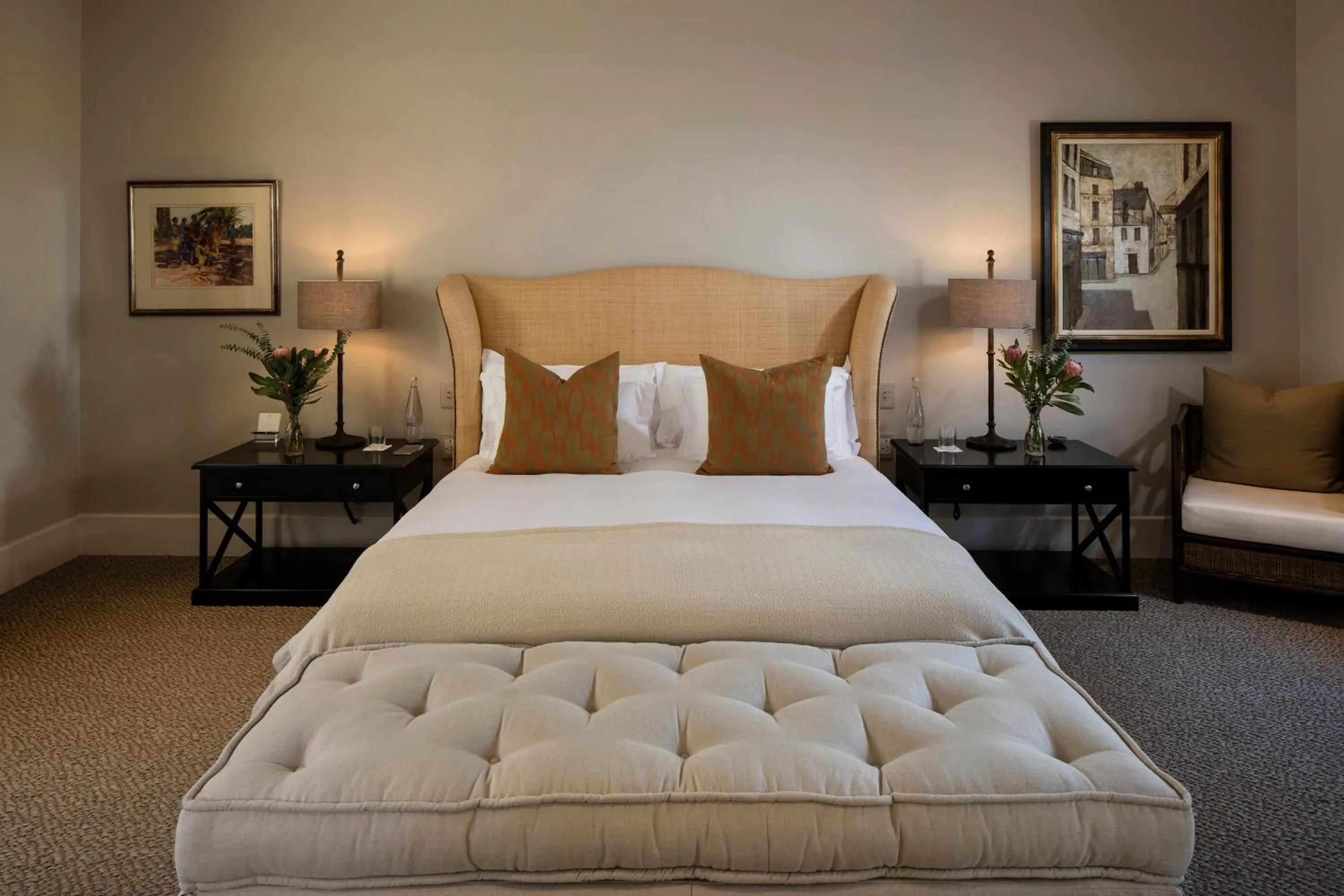 Photo of the whole room, Bed in Leeu Estates