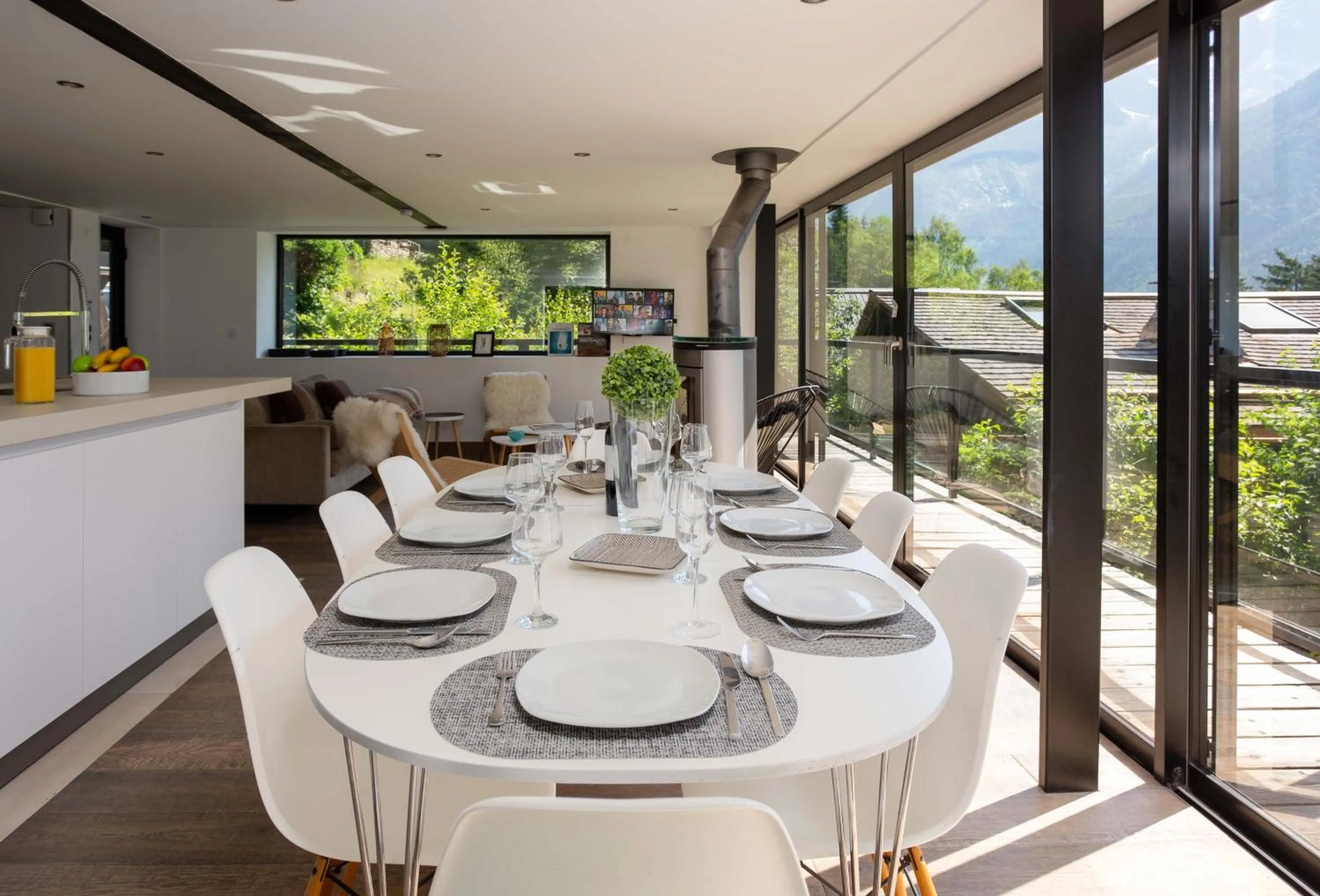 Dining area in Chalet La Source - Chamonix All Year
