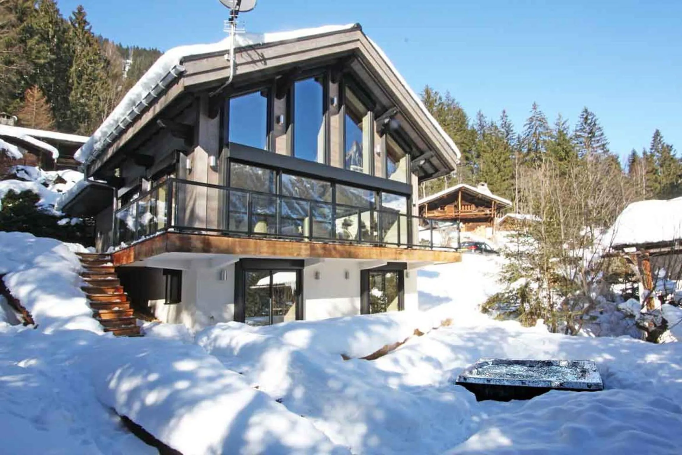 Facade/entrance in Chalet La Source - Chamonix All Year