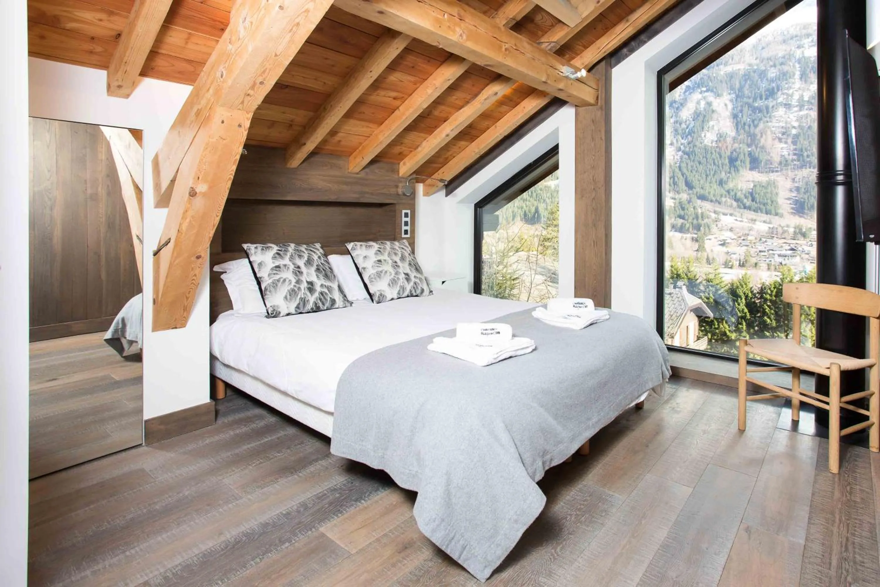 Bedroom, Bed in Chalet La Source - Chamonix All Year