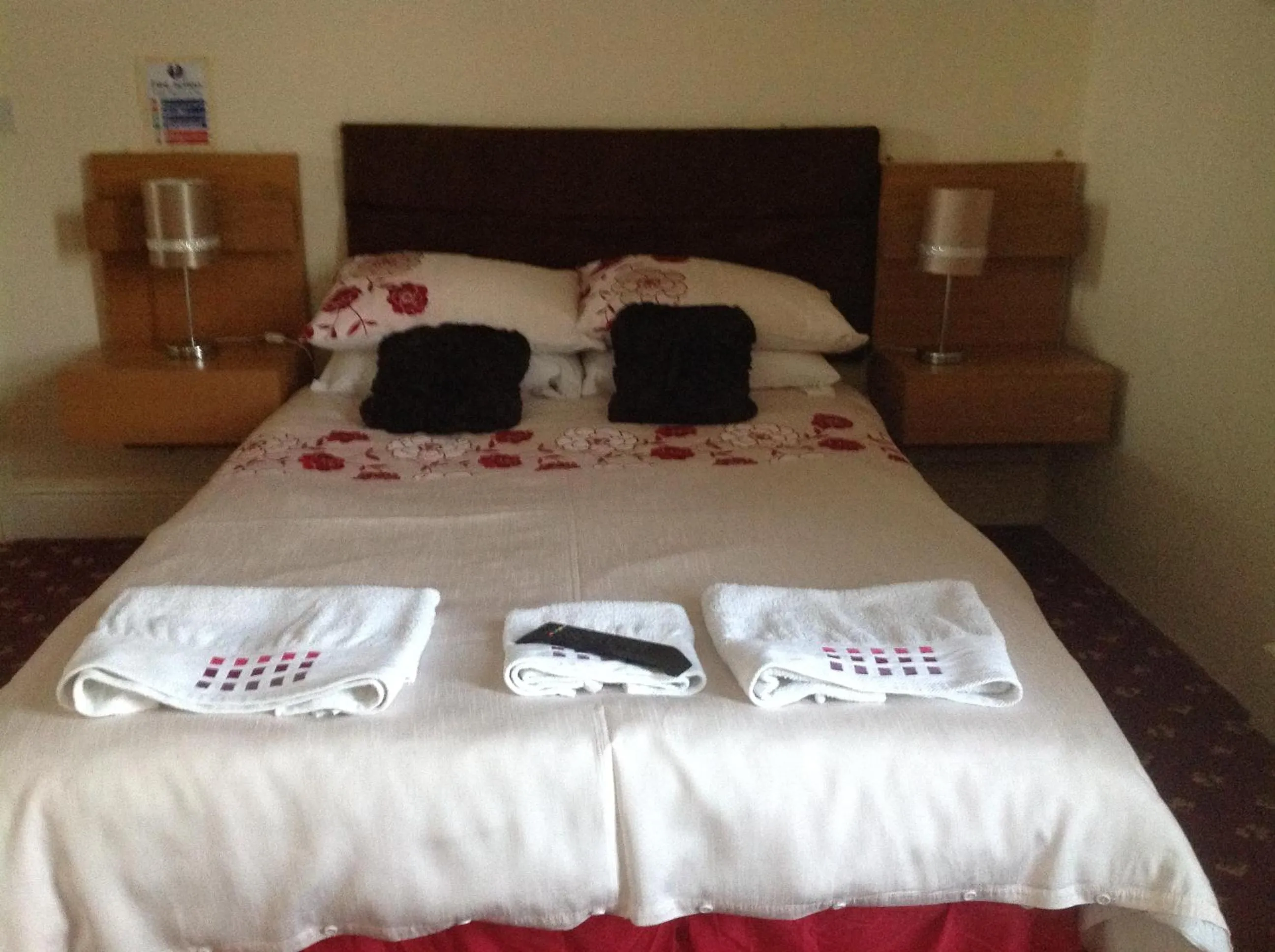 Bed in Cowley Hotel