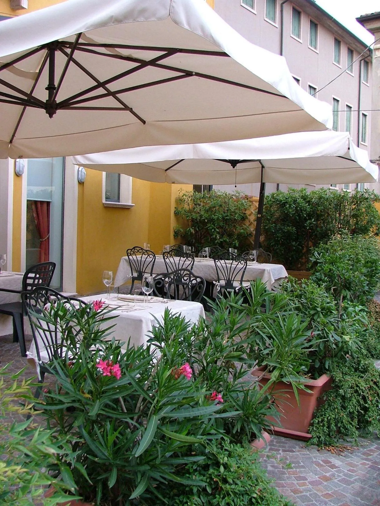 Patio in Hotel Due Mori