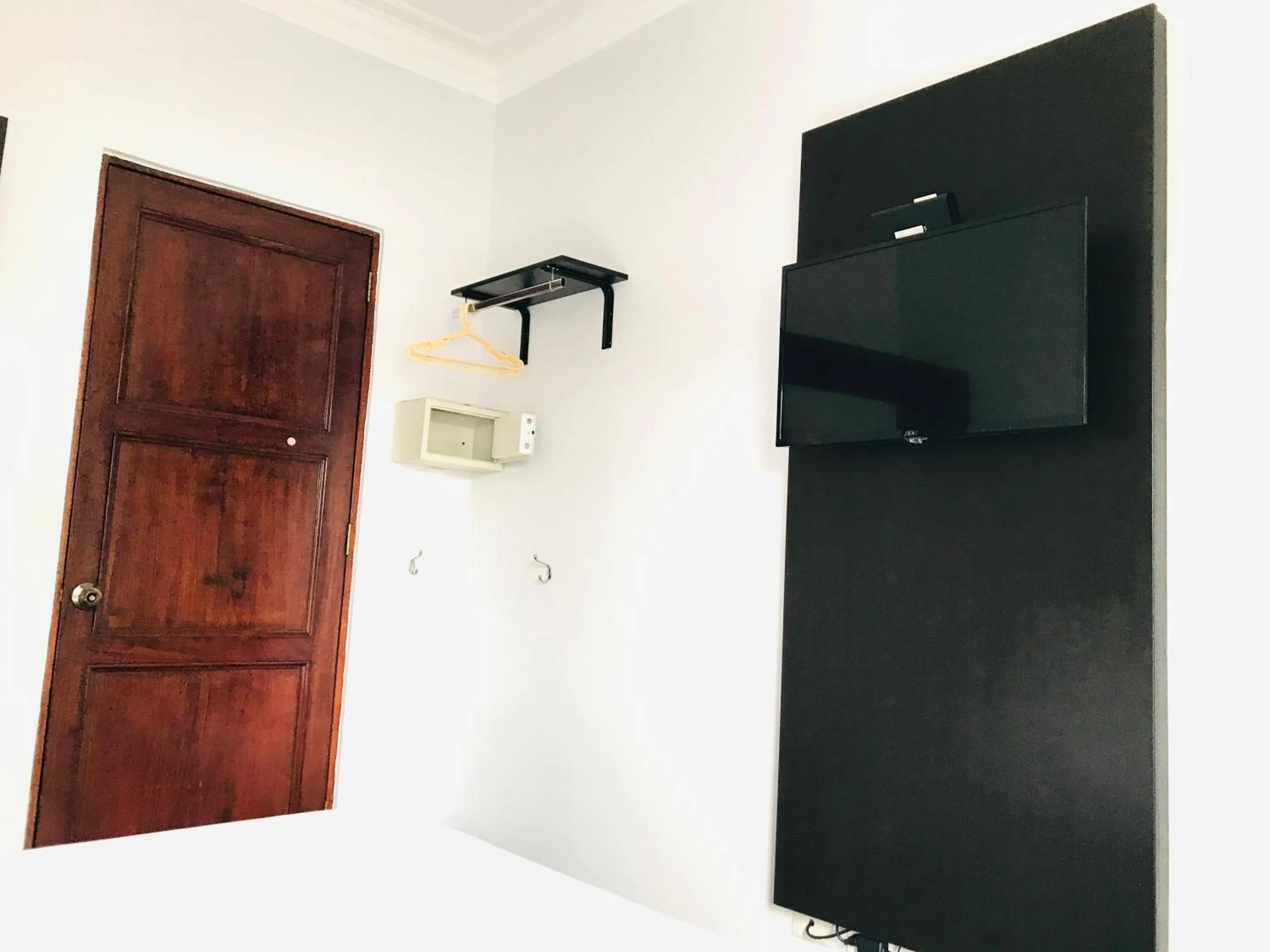 safe in Larq'a Park Rooms