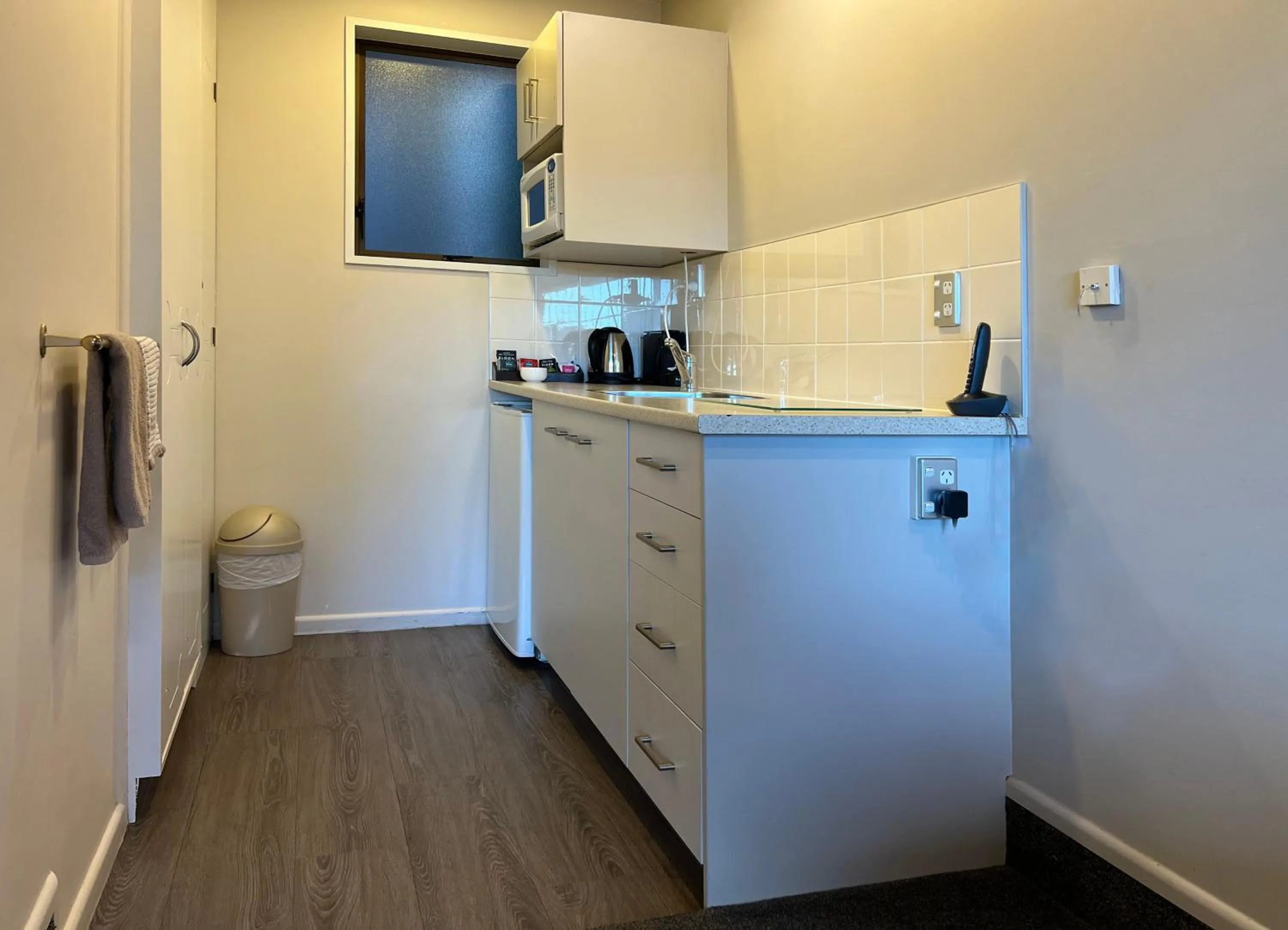 Kitchen or kitchenette in Strathern Motor Lodge