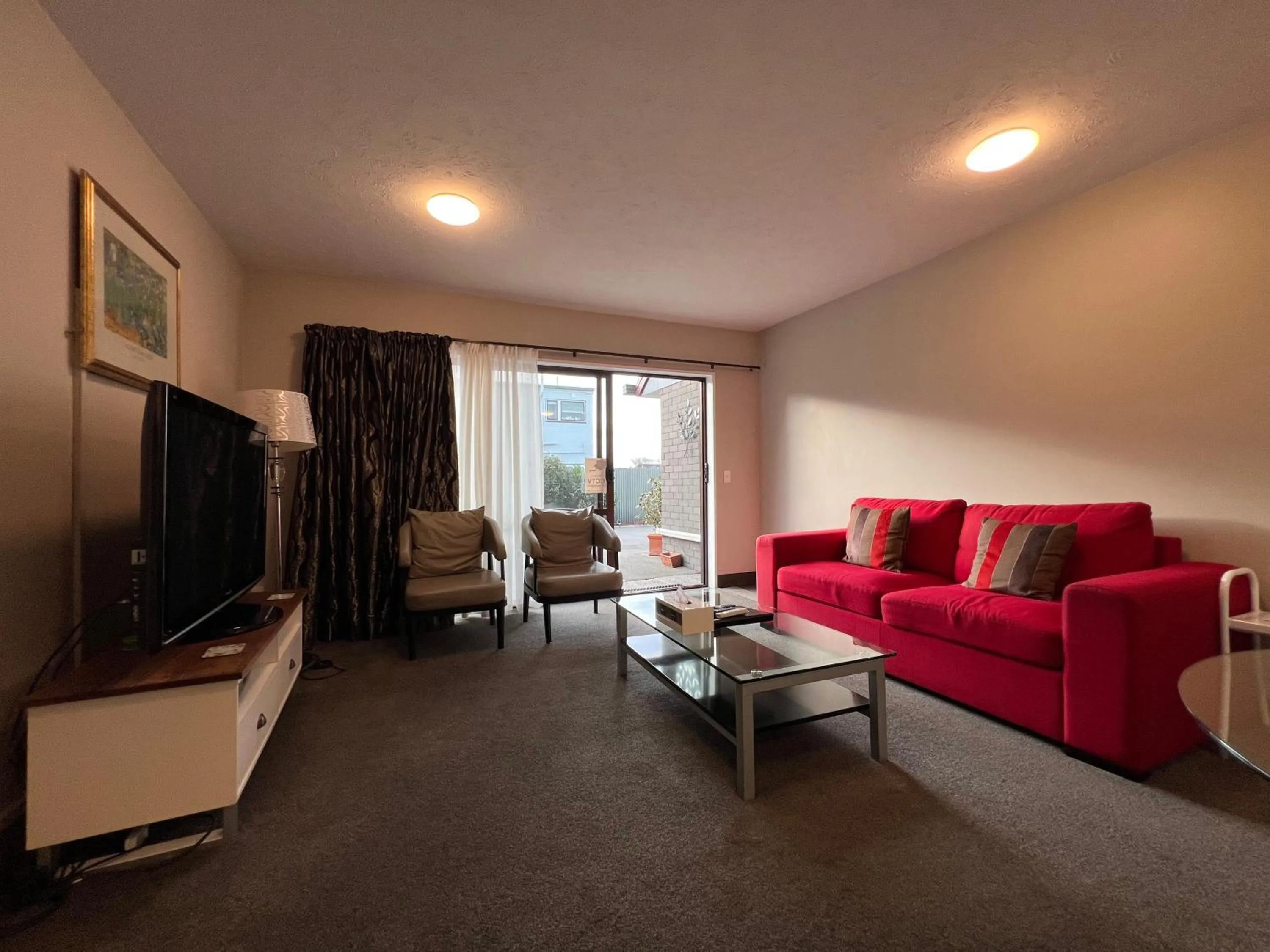 TV and multimedia in Strathern Motor Lodge