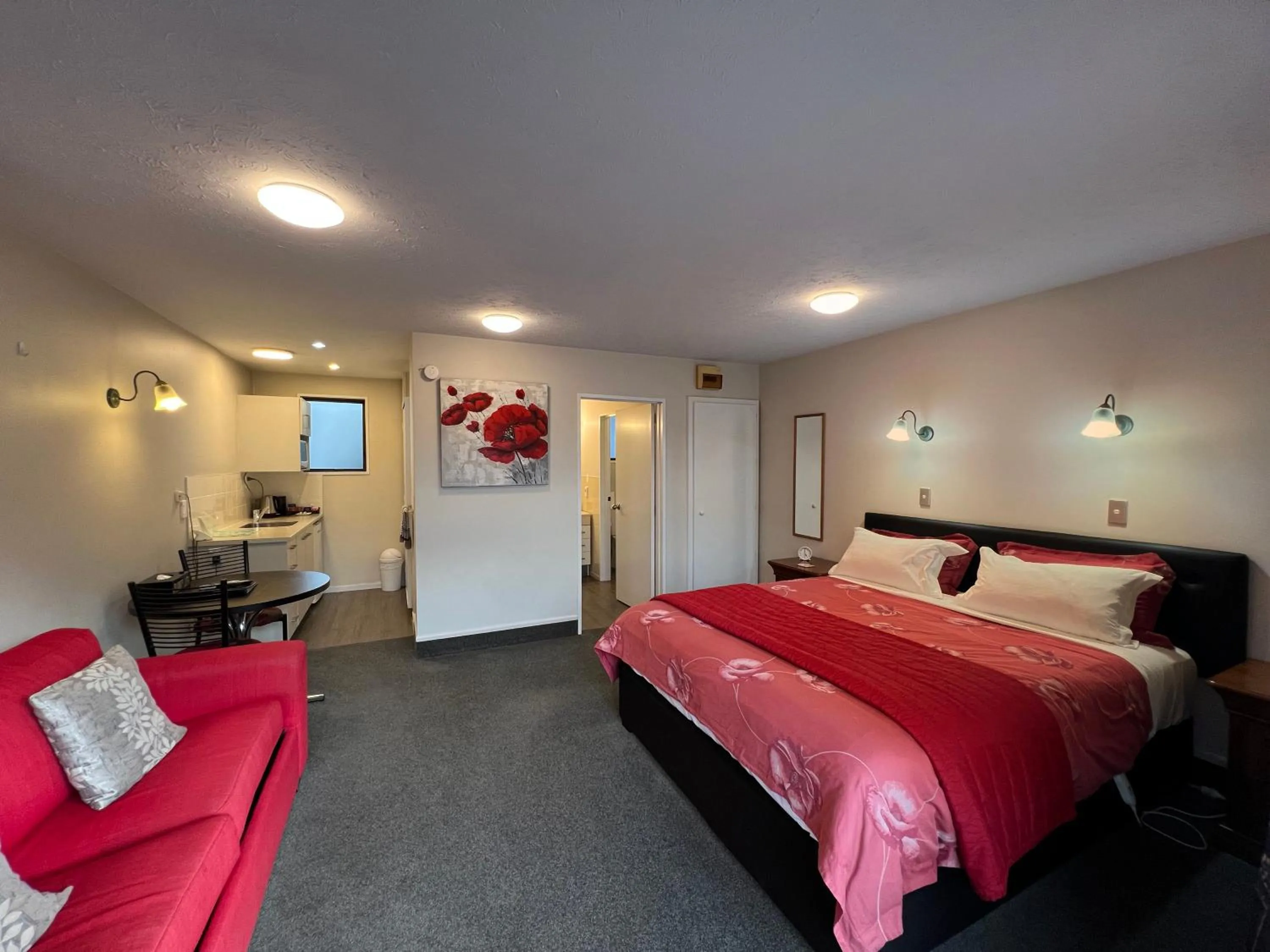 Bed in Strathern Motor Lodge