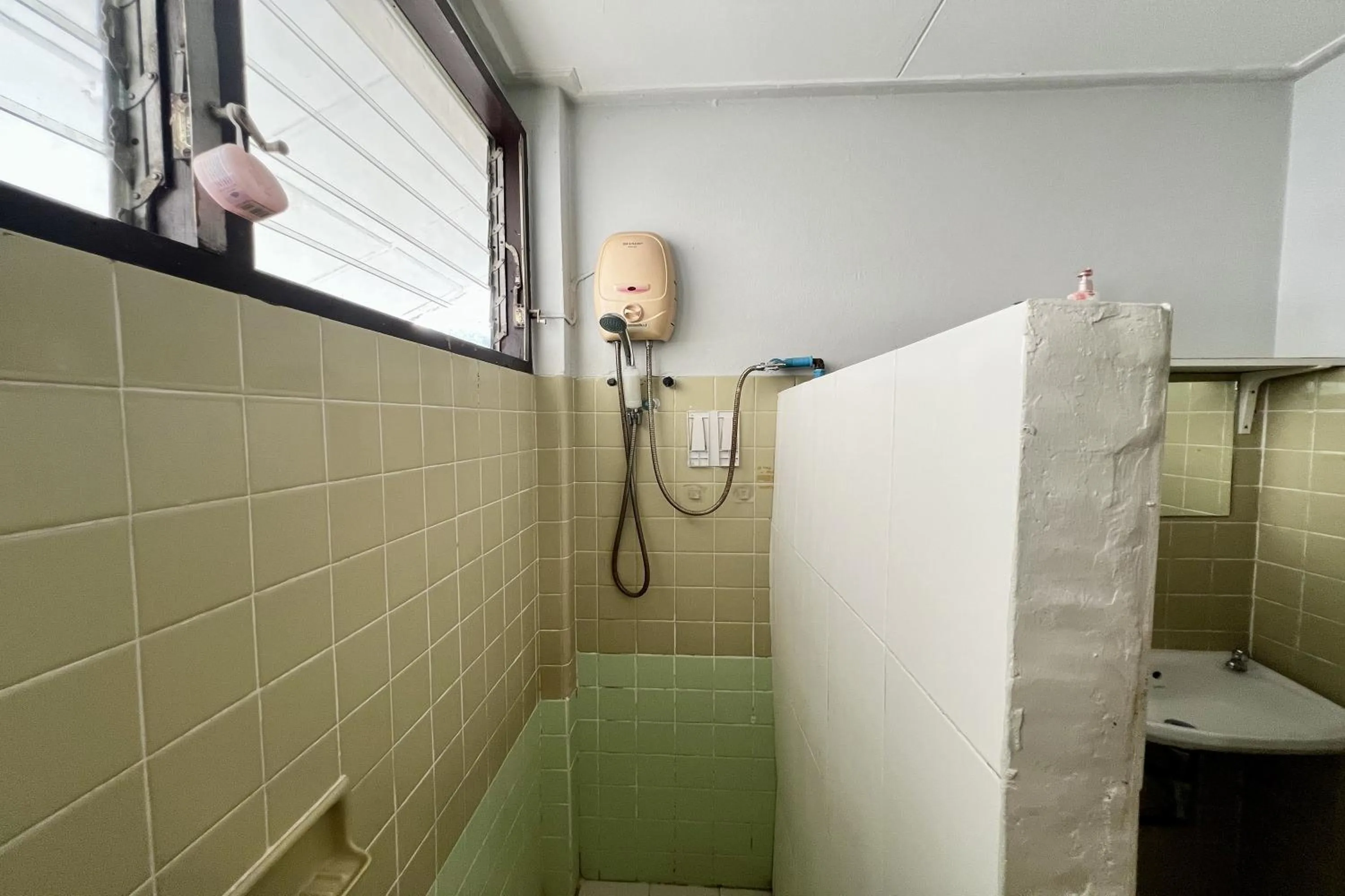 Bathroom in Orchid Hostel Near Bumrungrad hospital and Nana Market