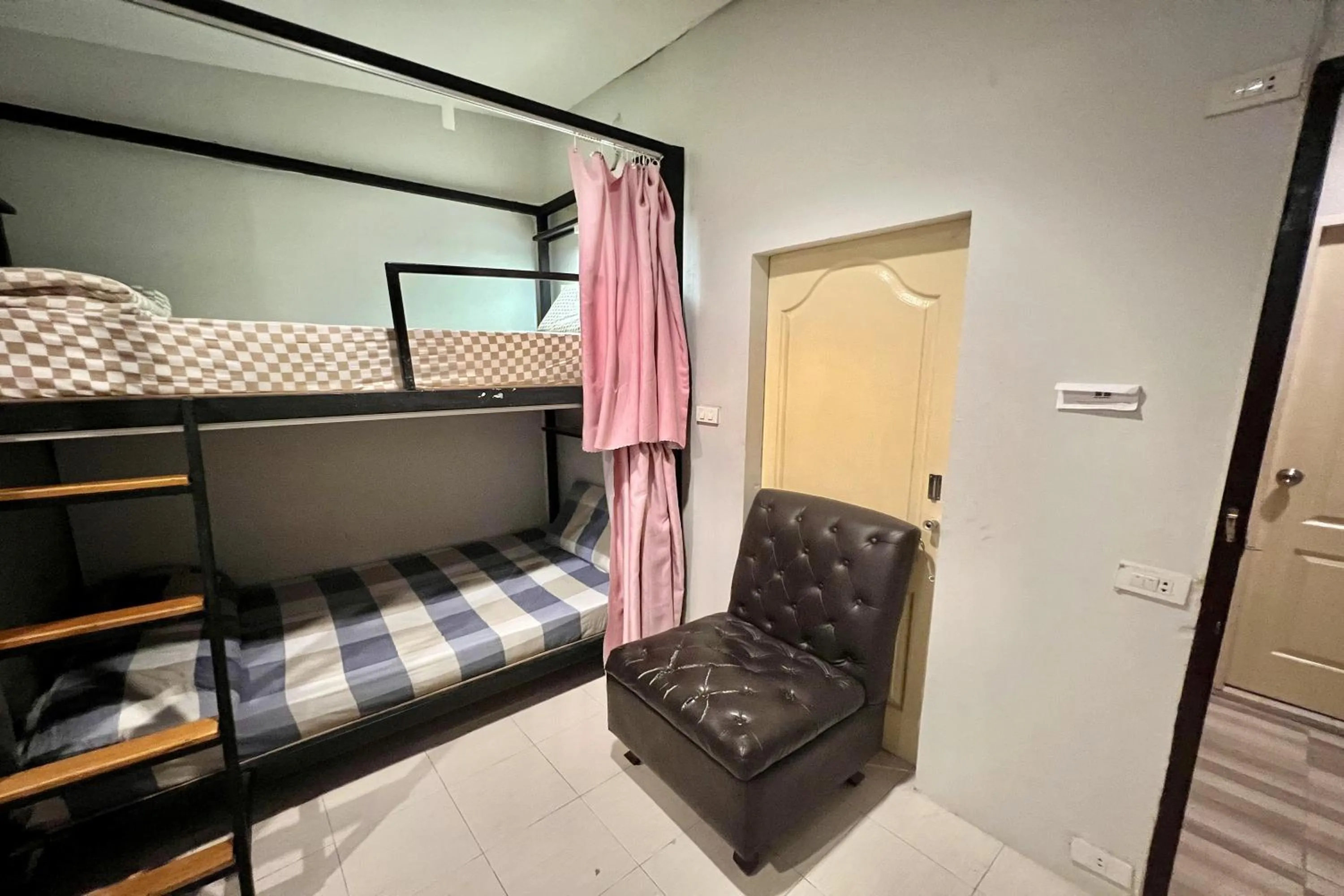 Bed in Orchid Hostel Near Bumrungrad hospital and Nana Market