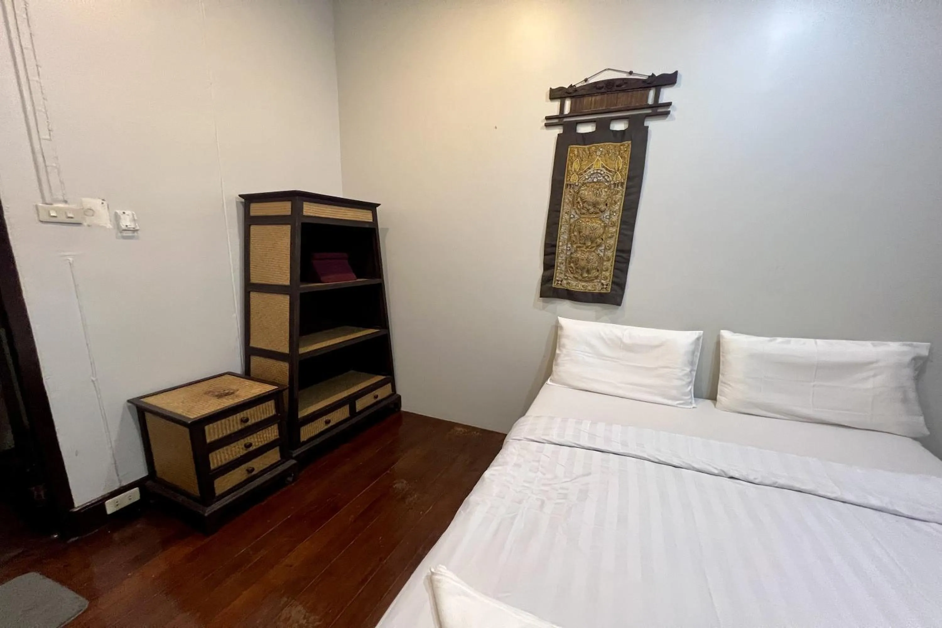 Bed in Orchid Hostel Near Bumrungrad hospital and Nana Market