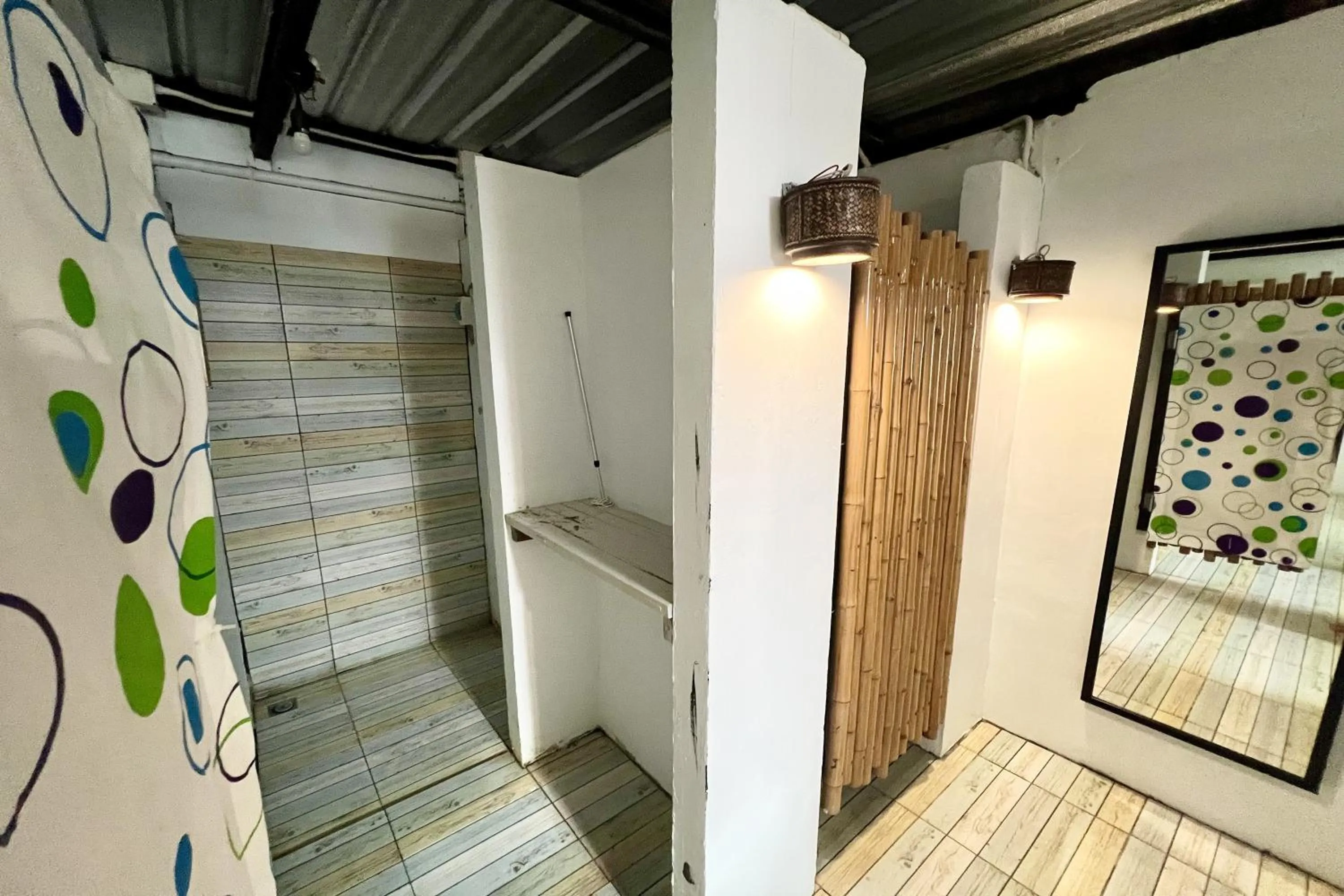 Bed in Orchid Hostel Near Bumrungrad hospital and Nana Market