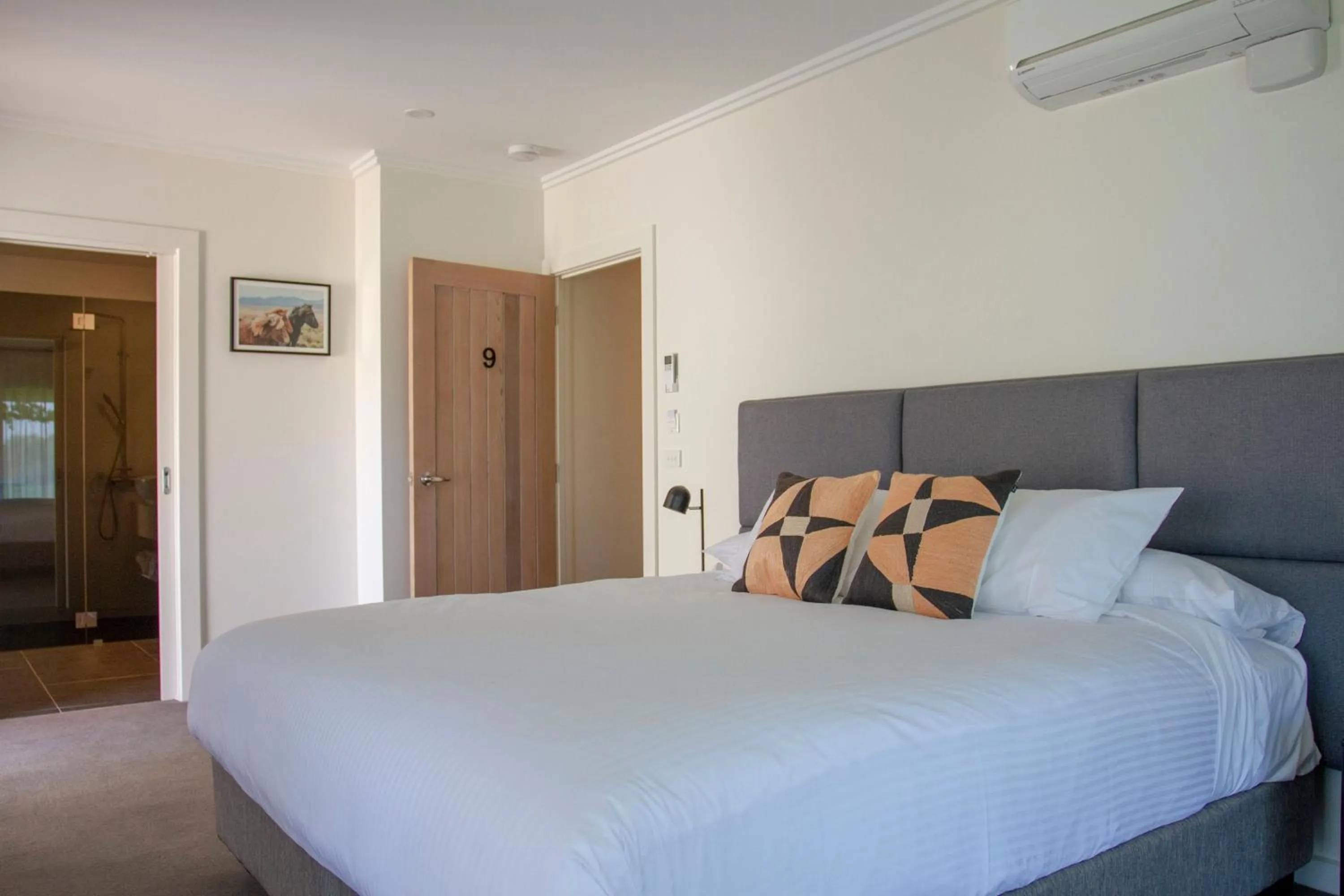 Bed in Balgownie Estate Bendigo