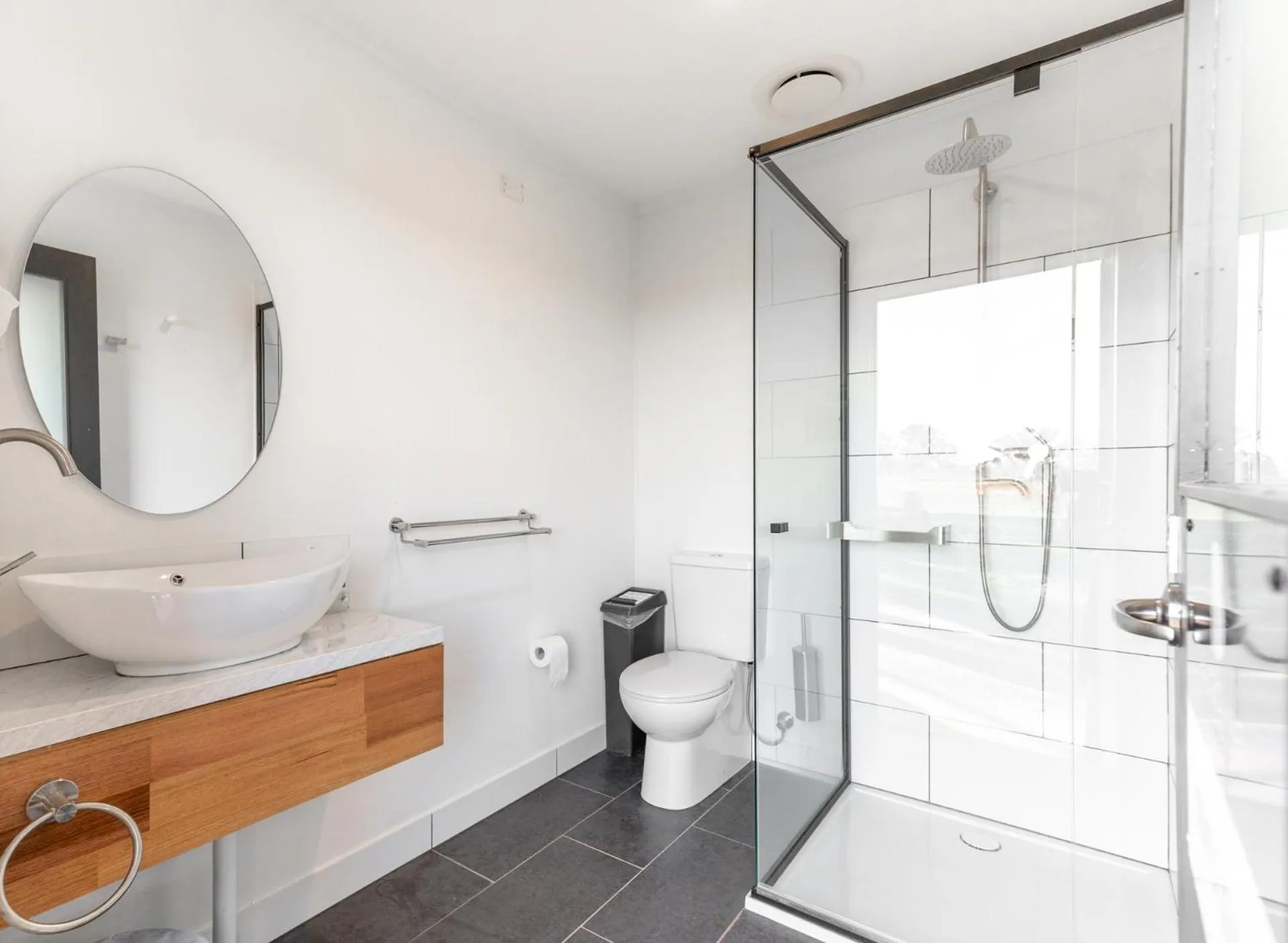 Shower in Balgownie Estate Bendigo