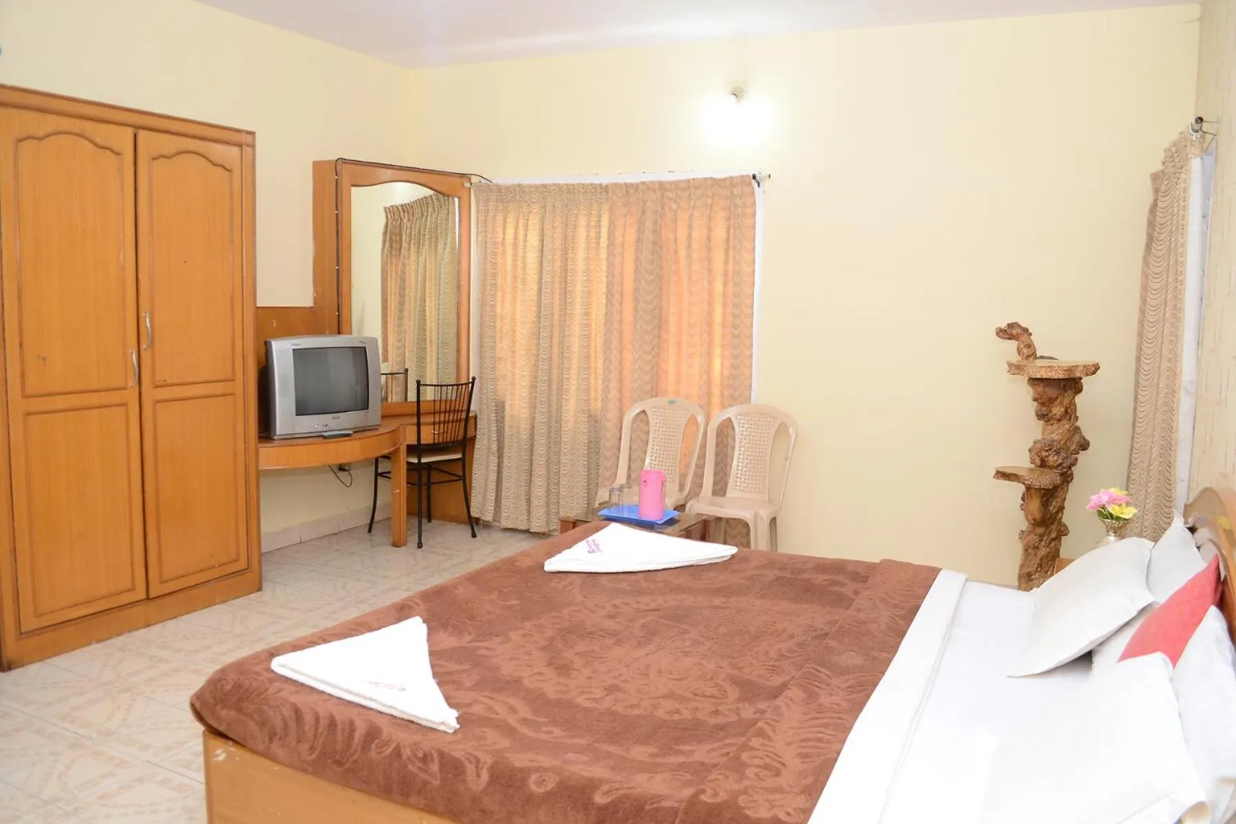 Photo of the whole room, Bed in Rainbow Cottages-Budget Friendly rooms