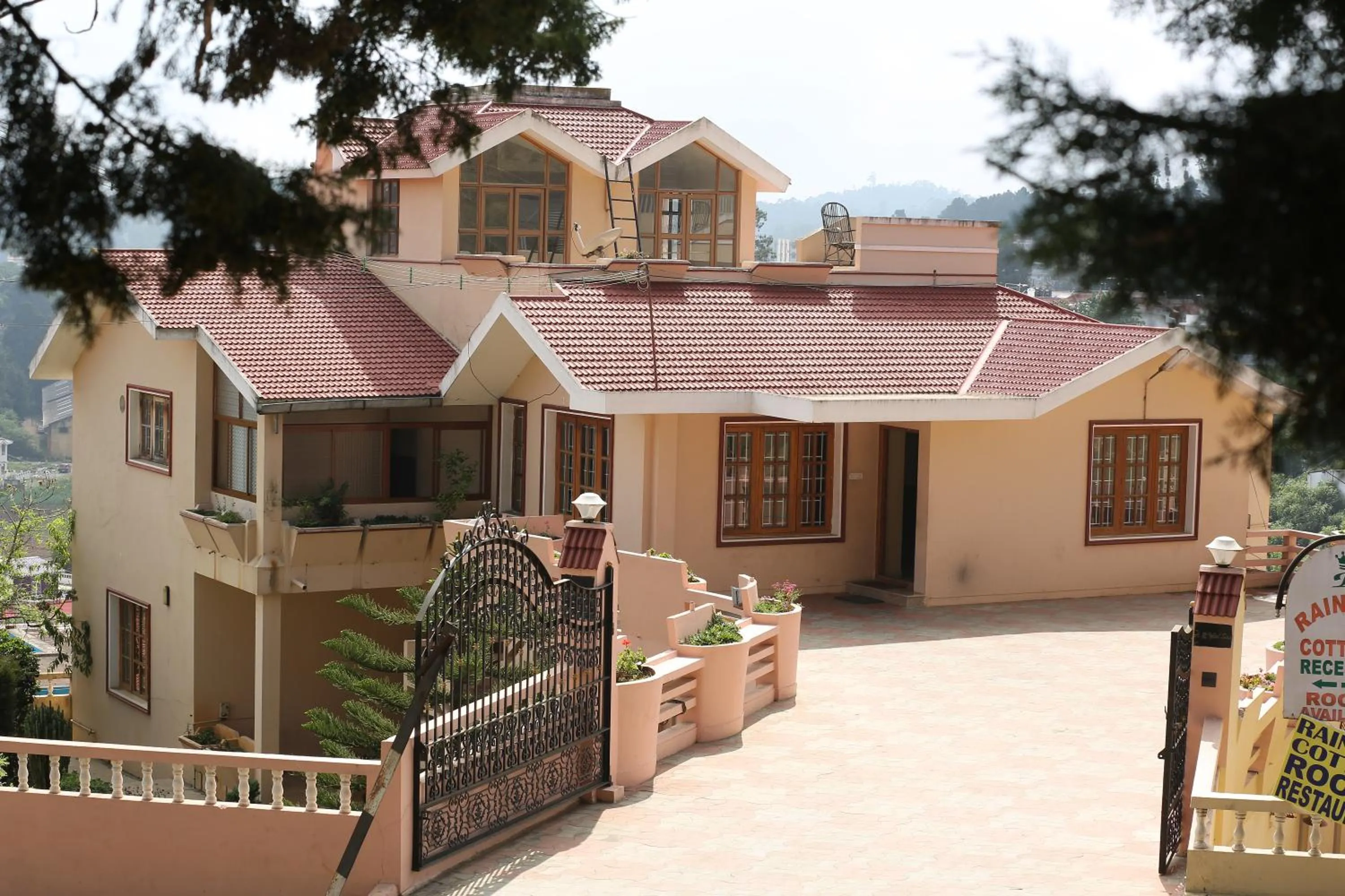 Property building in Rainbow Cottages-Budget Friendly rooms