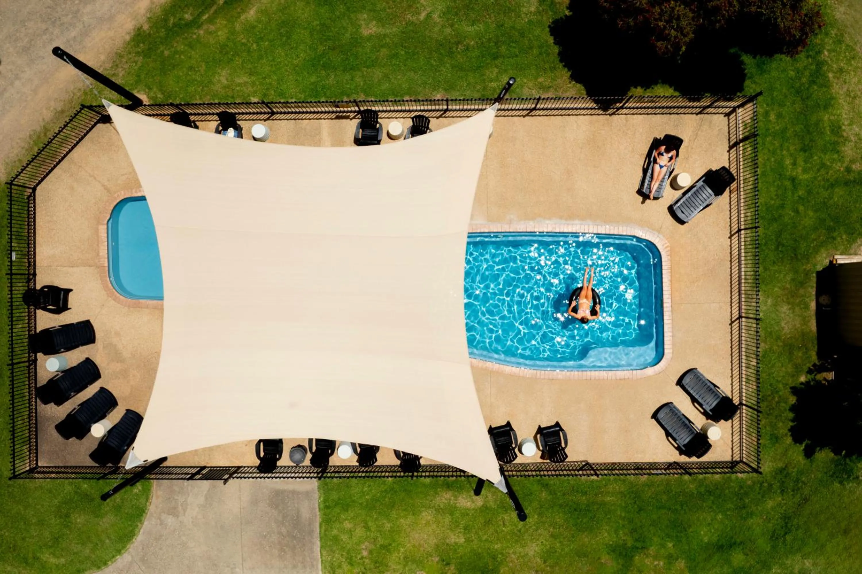 Swimming pool in Bright Porepunkah Holiday Park