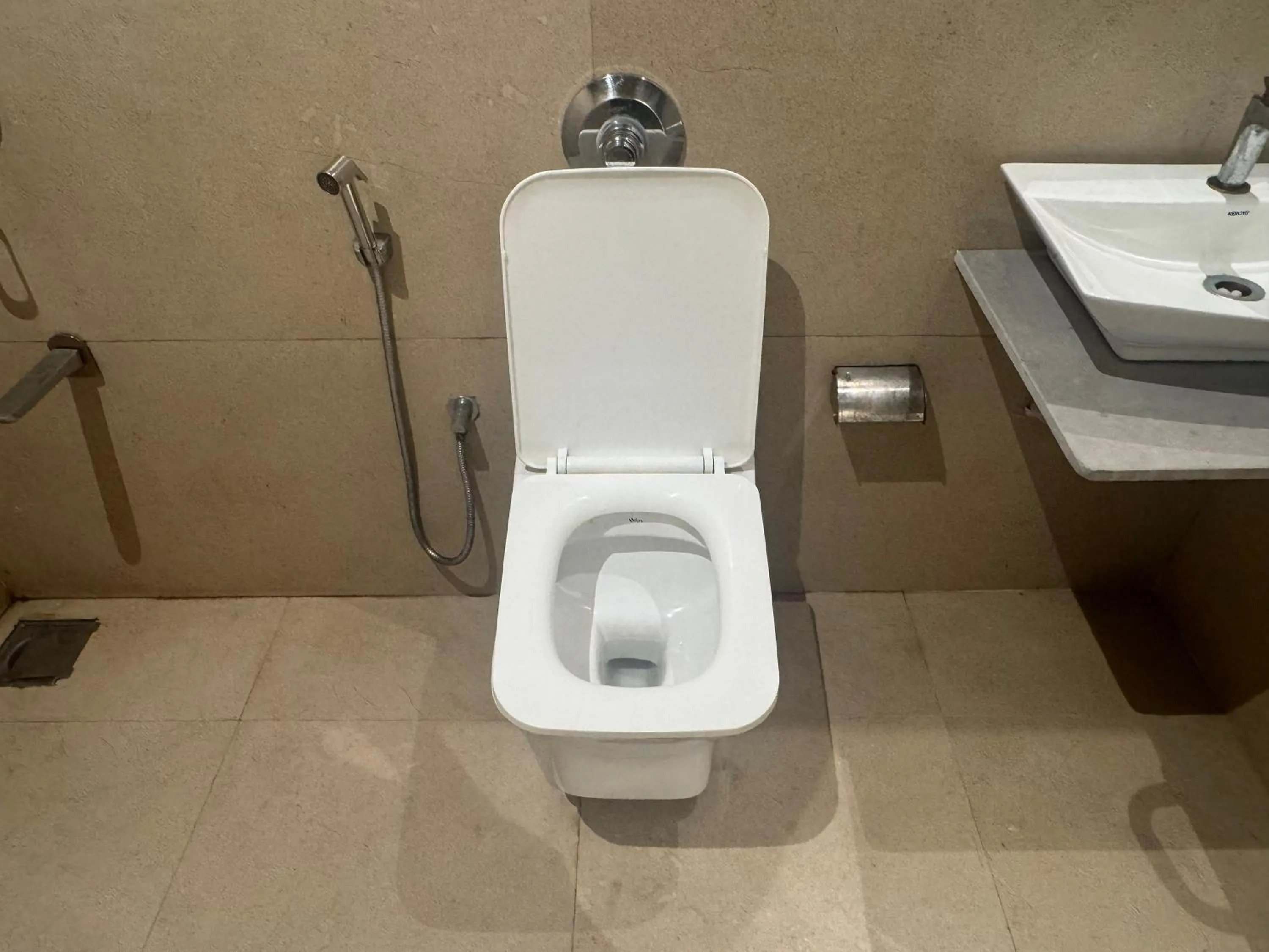 Toilet in Hotel Sahara Residency