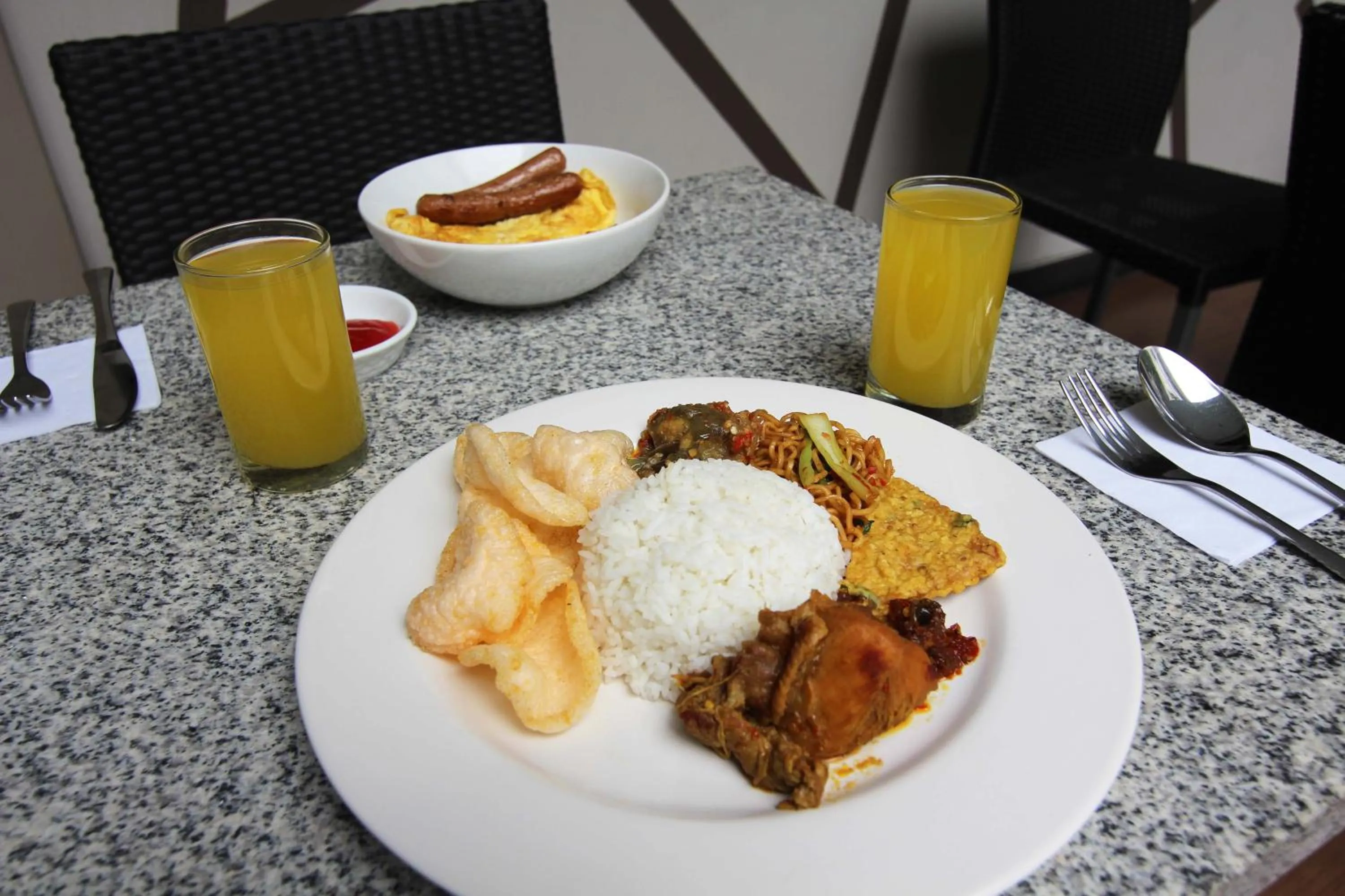 Breakfast in Choice Stay Hotel Denpasar