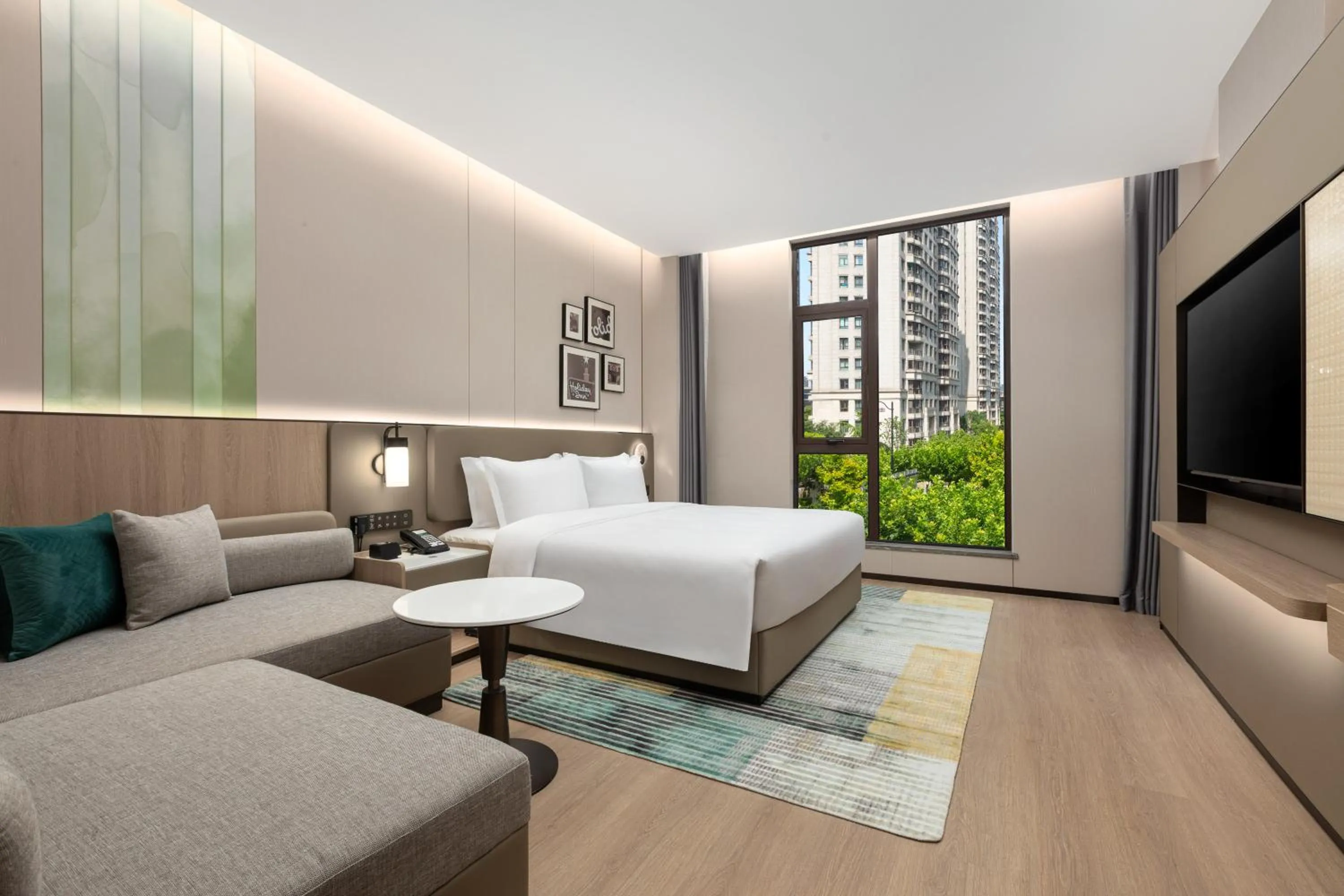 Bed in Holiday Inn & Suites Shanghai Changfeng by IHG