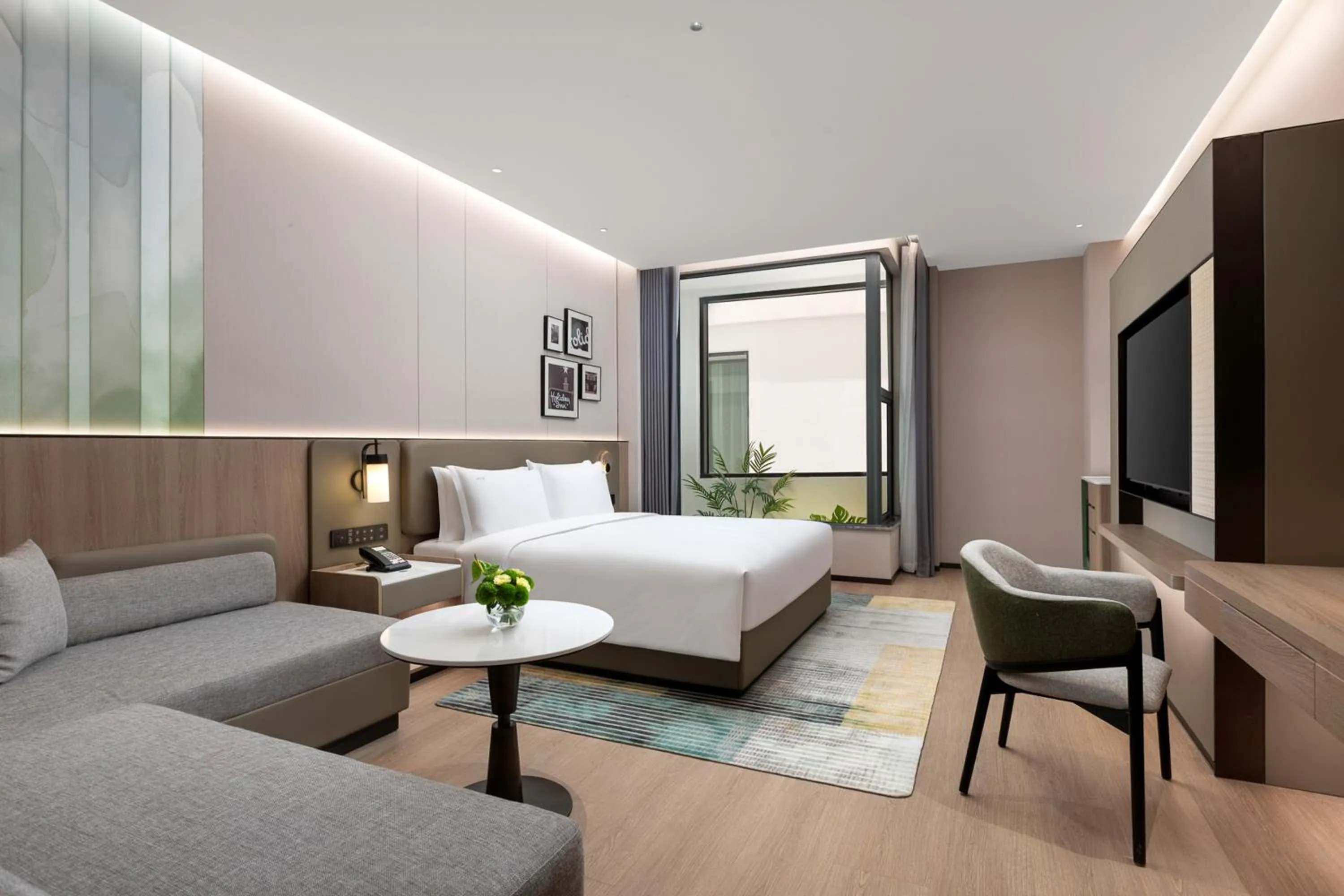 Bed in Holiday Inn & Suites Shanghai Changfeng by IHG