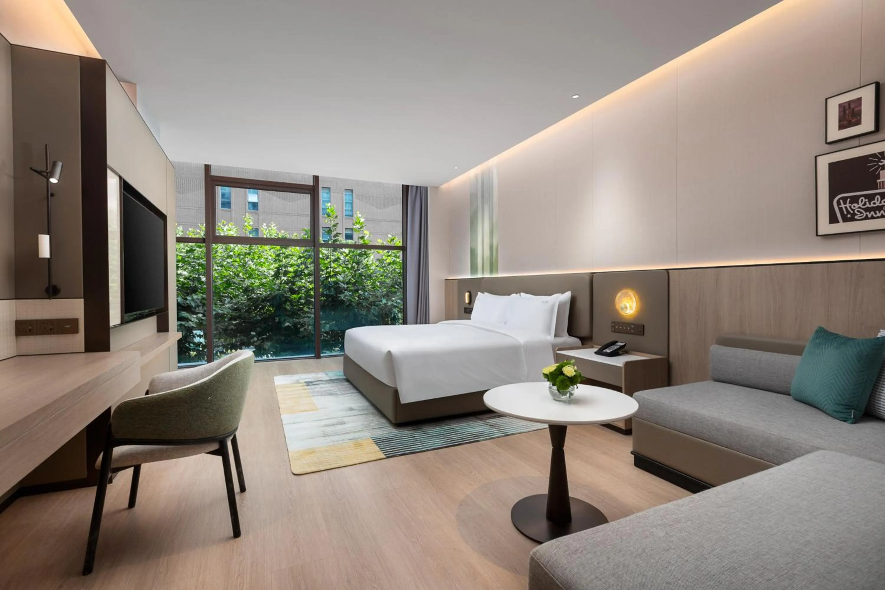 Bed in Holiday Inn & Suites Shanghai Changfeng by IHG
