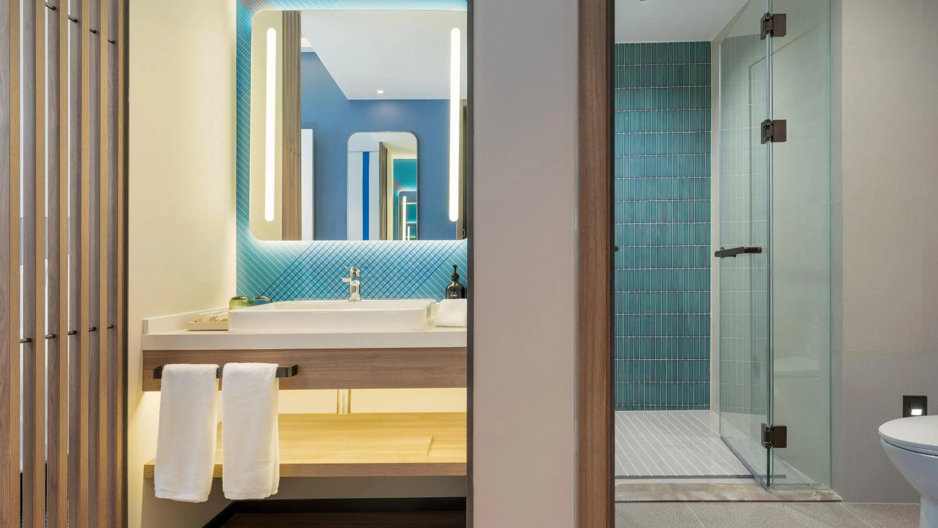 Shower in Holiday Inn Express Foshan Sanshui by IHG