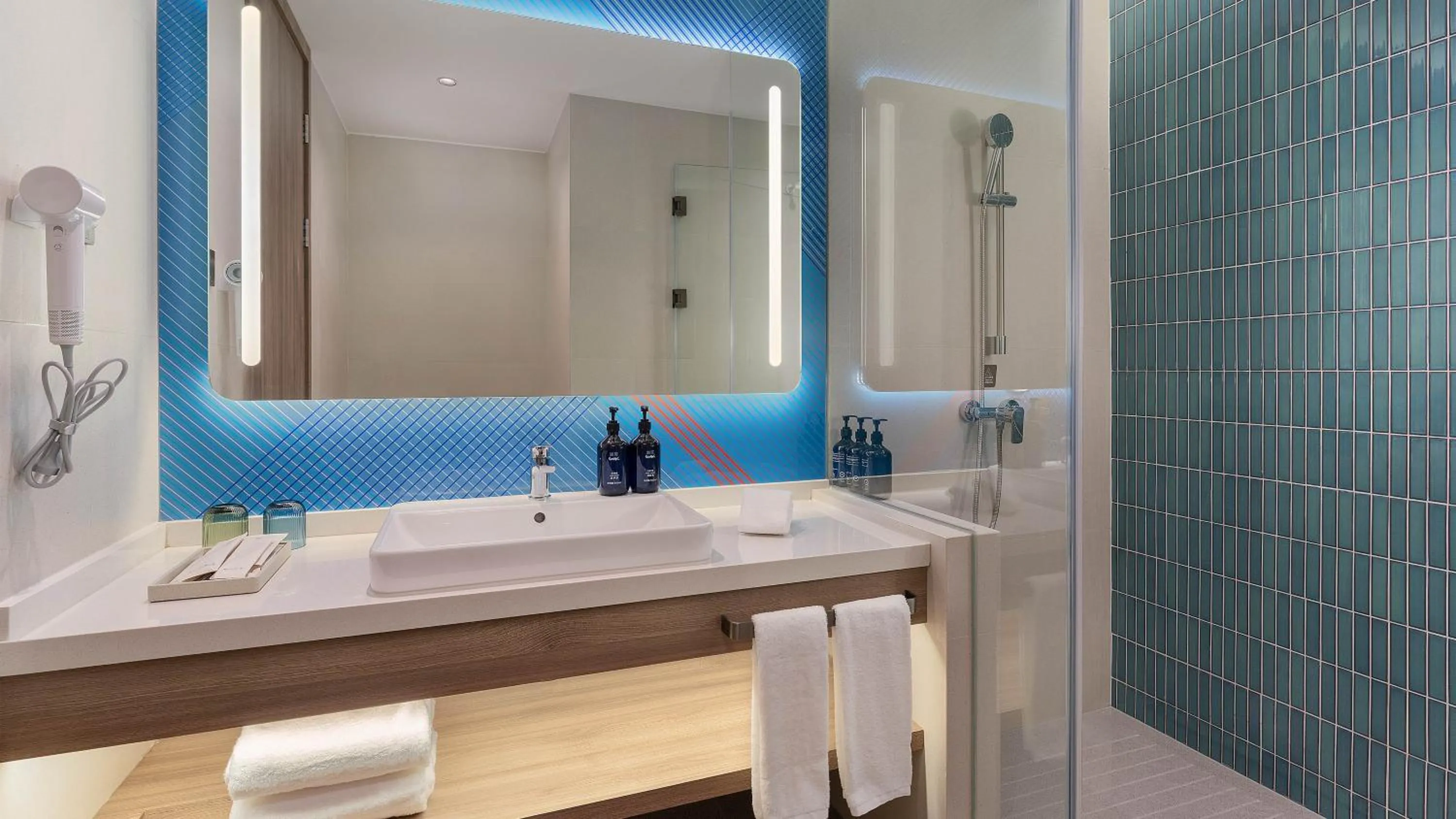 Shower in Holiday Inn Express Foshan Sanshui by IHG