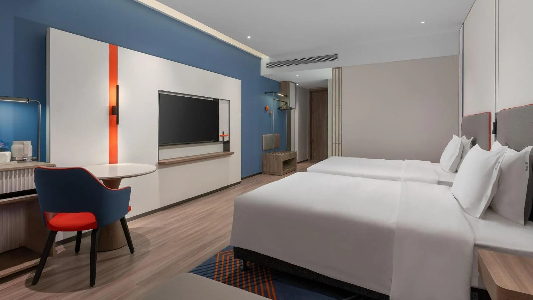 Photo of the whole room, Bed in Holiday Inn Express Foshan Sanshui by IHG