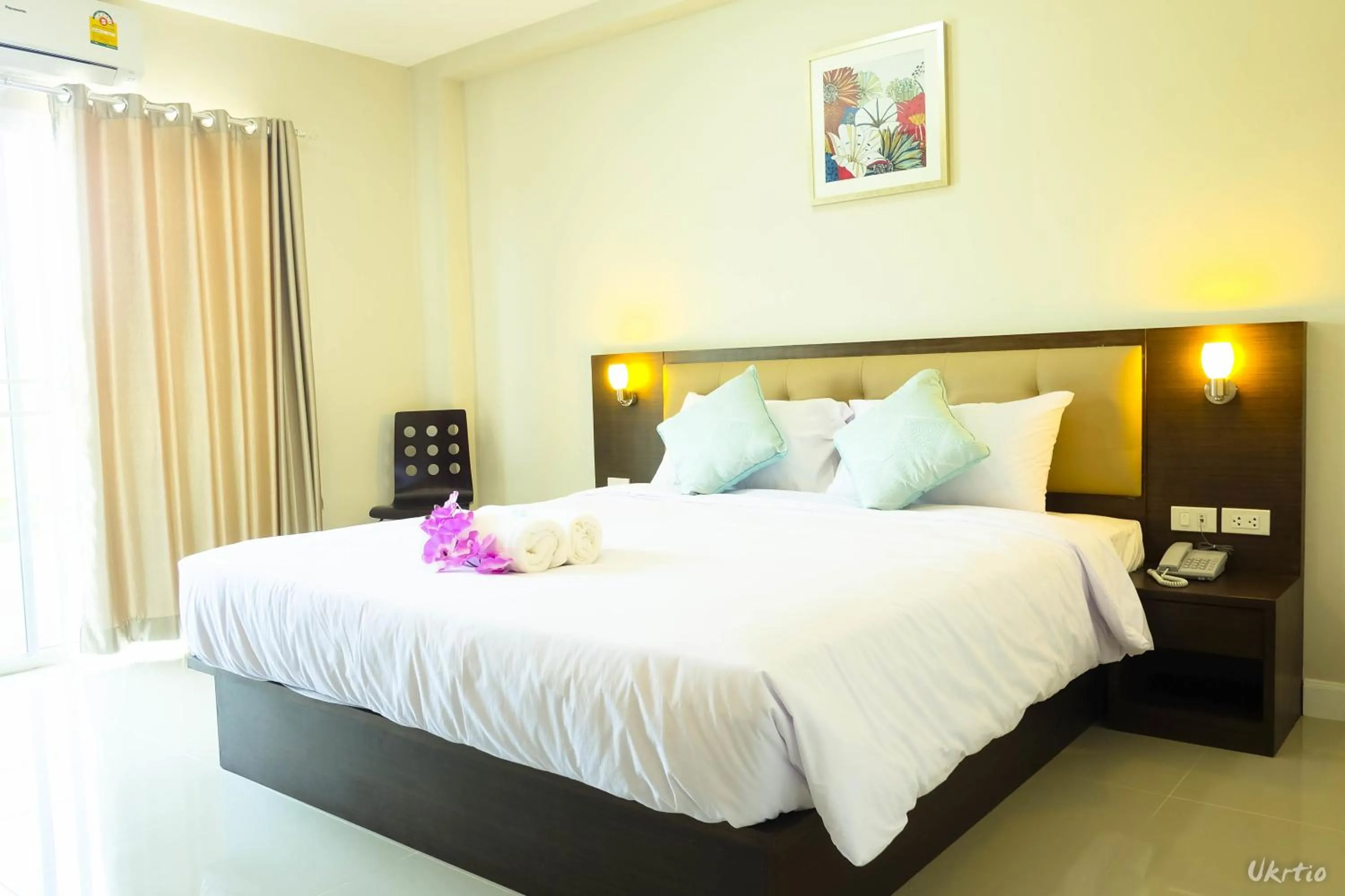 Photo of the whole room, Bed in The Room Mahidol Chiangmai