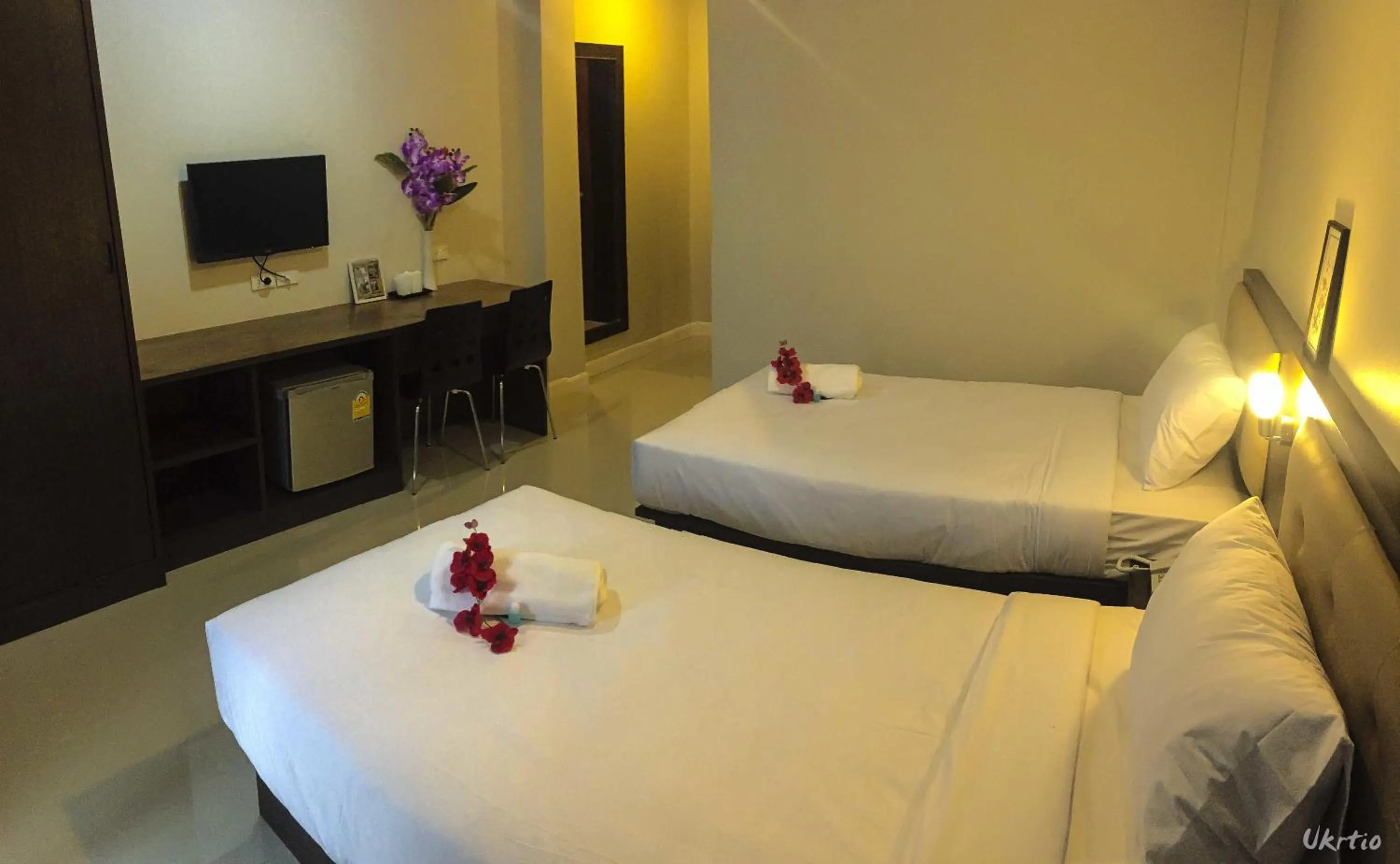 Photo of the whole room, Bed in The Room Mahidol Chiangmai