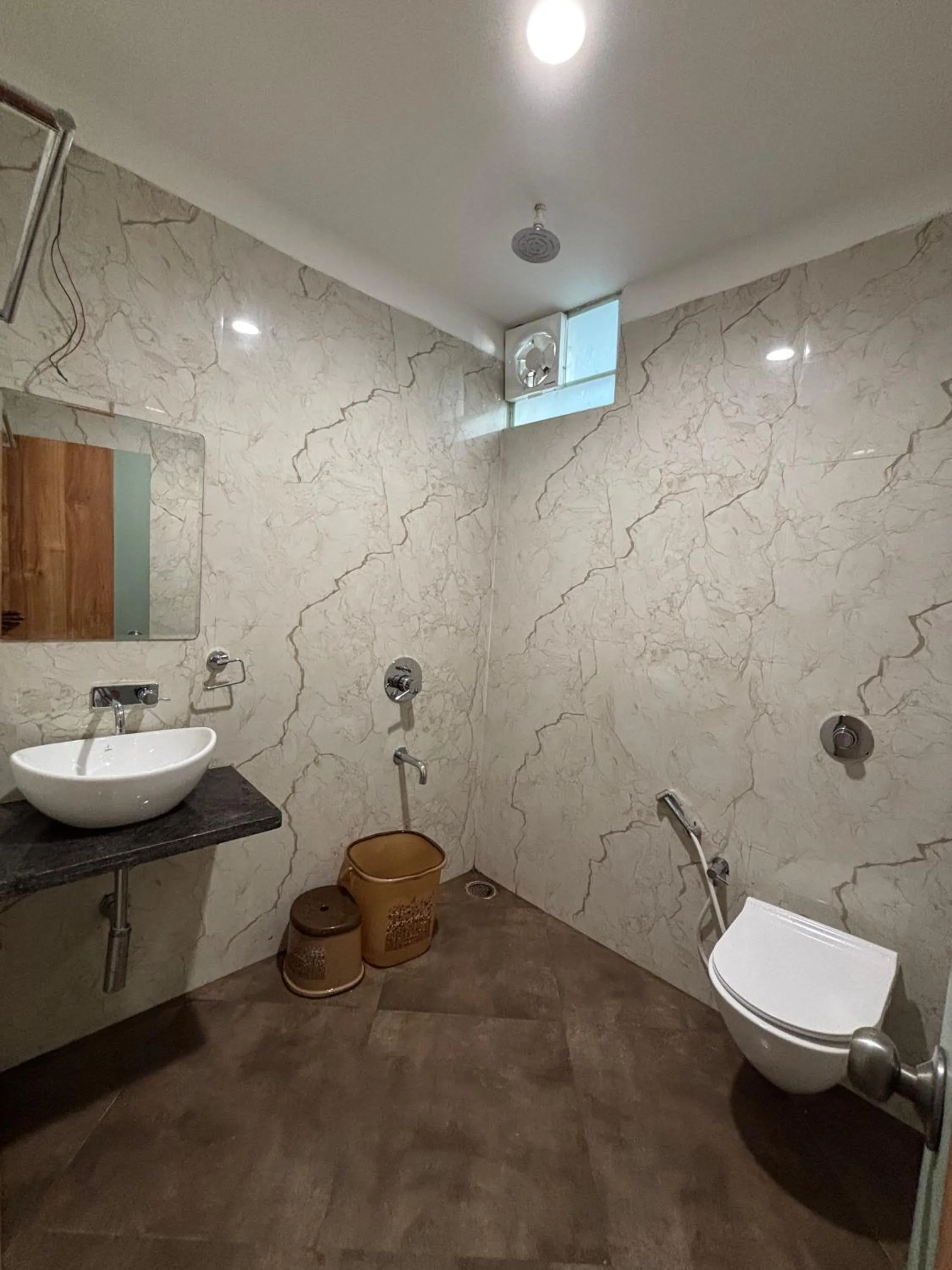 Shower in Hotel Petal Inn