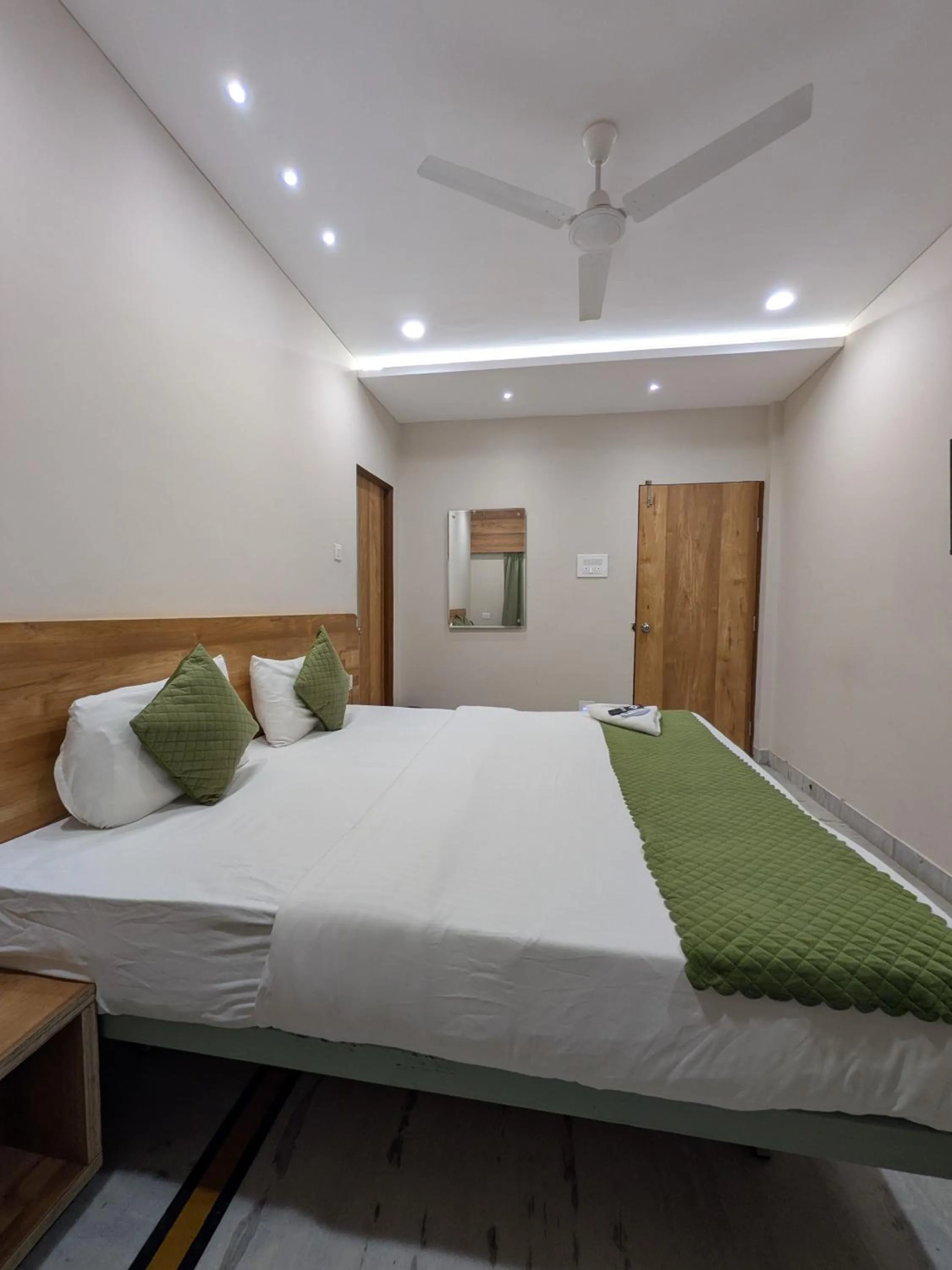 Bed in Hotel Petal Inn