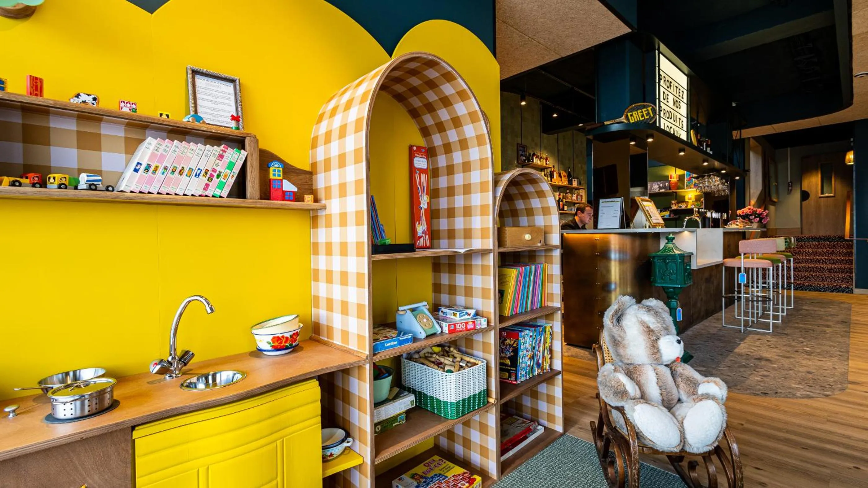 Children play ground in greet Hotel Reims Tinqueux