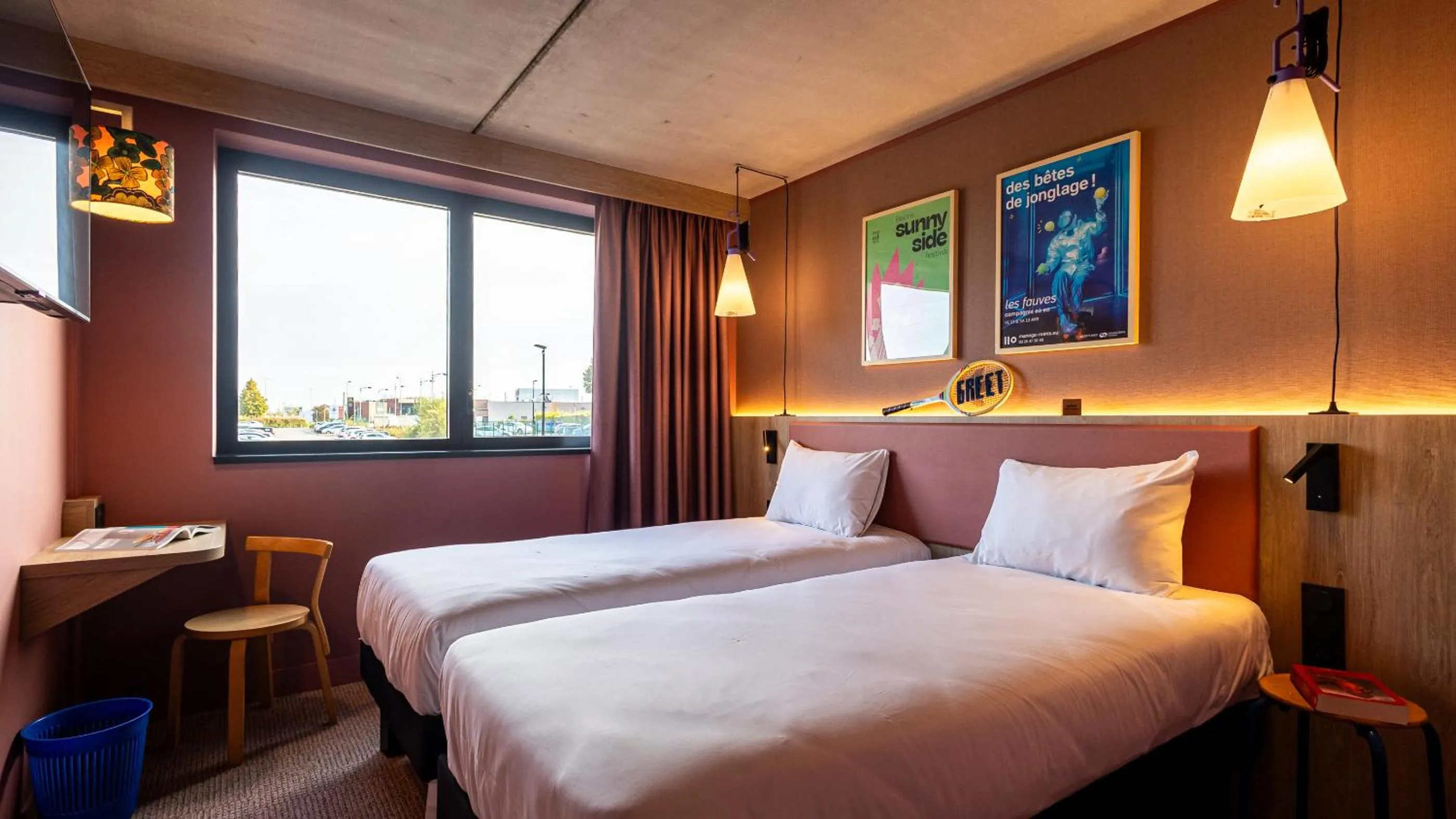 Bedroom, Bed in greet Hotel Reims Tinqueux