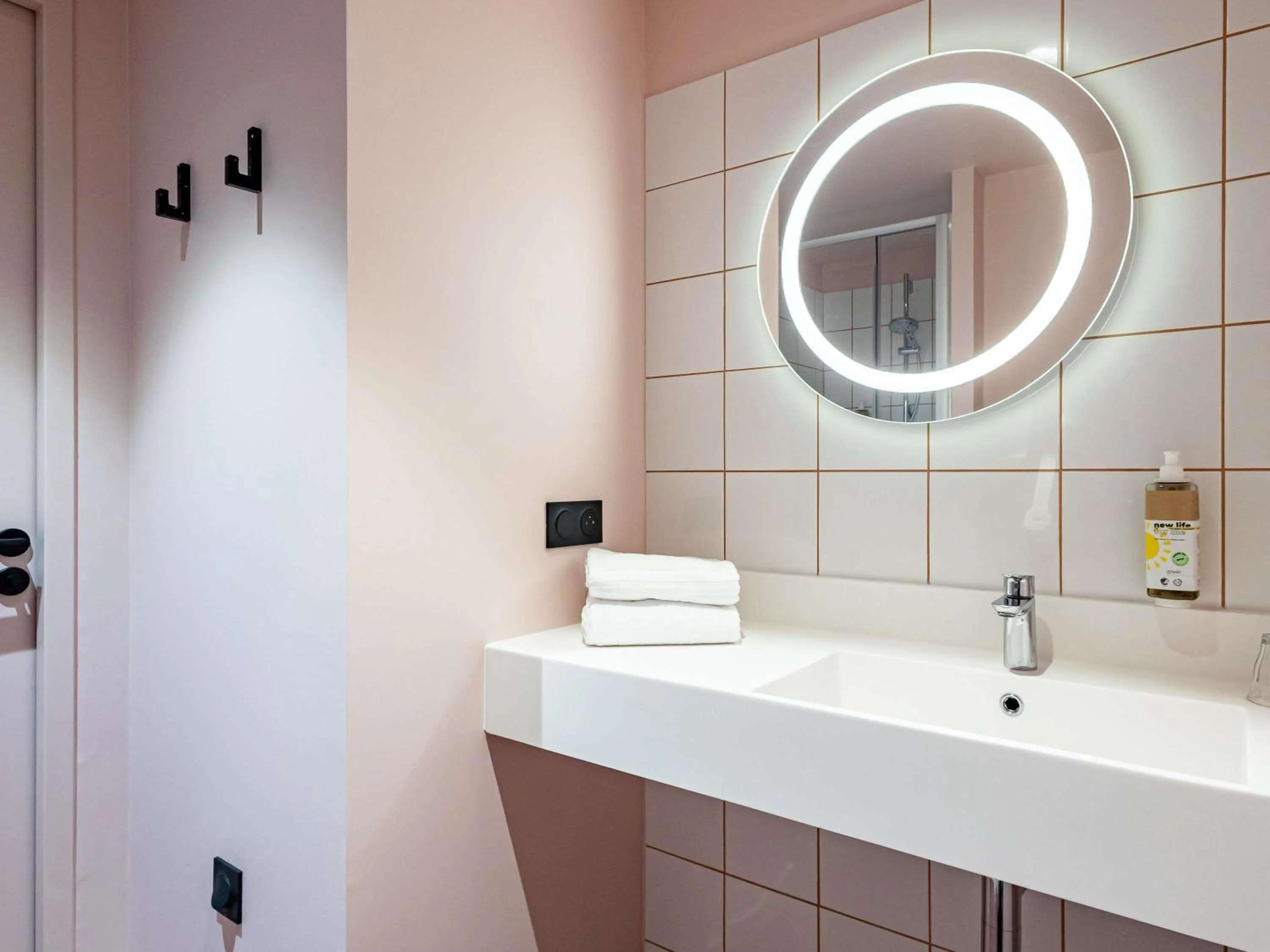 Bedroom in greet Hotel Reims Tinqueux