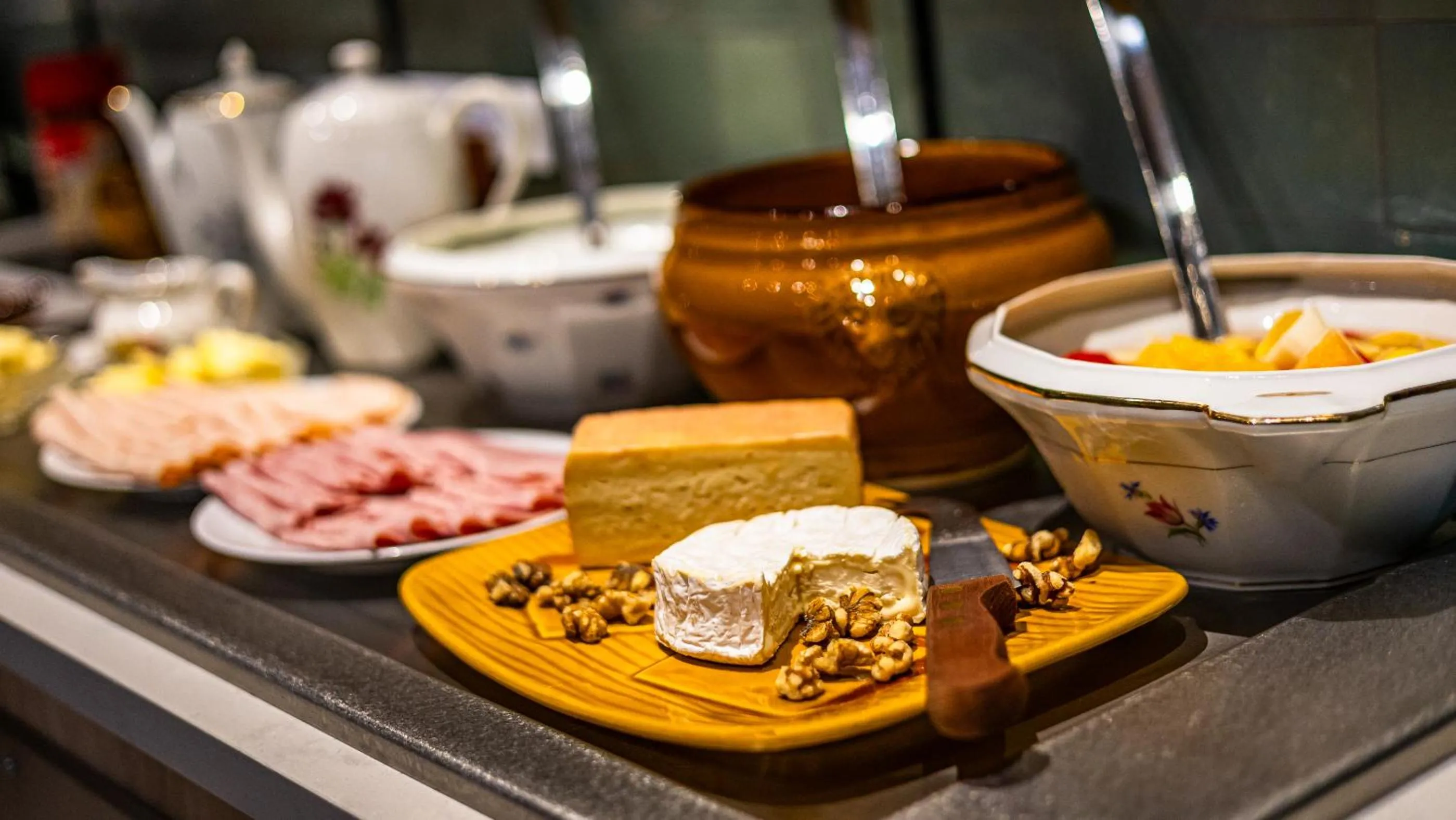 Buffet breakfast in greet Hotel Reims Tinqueux