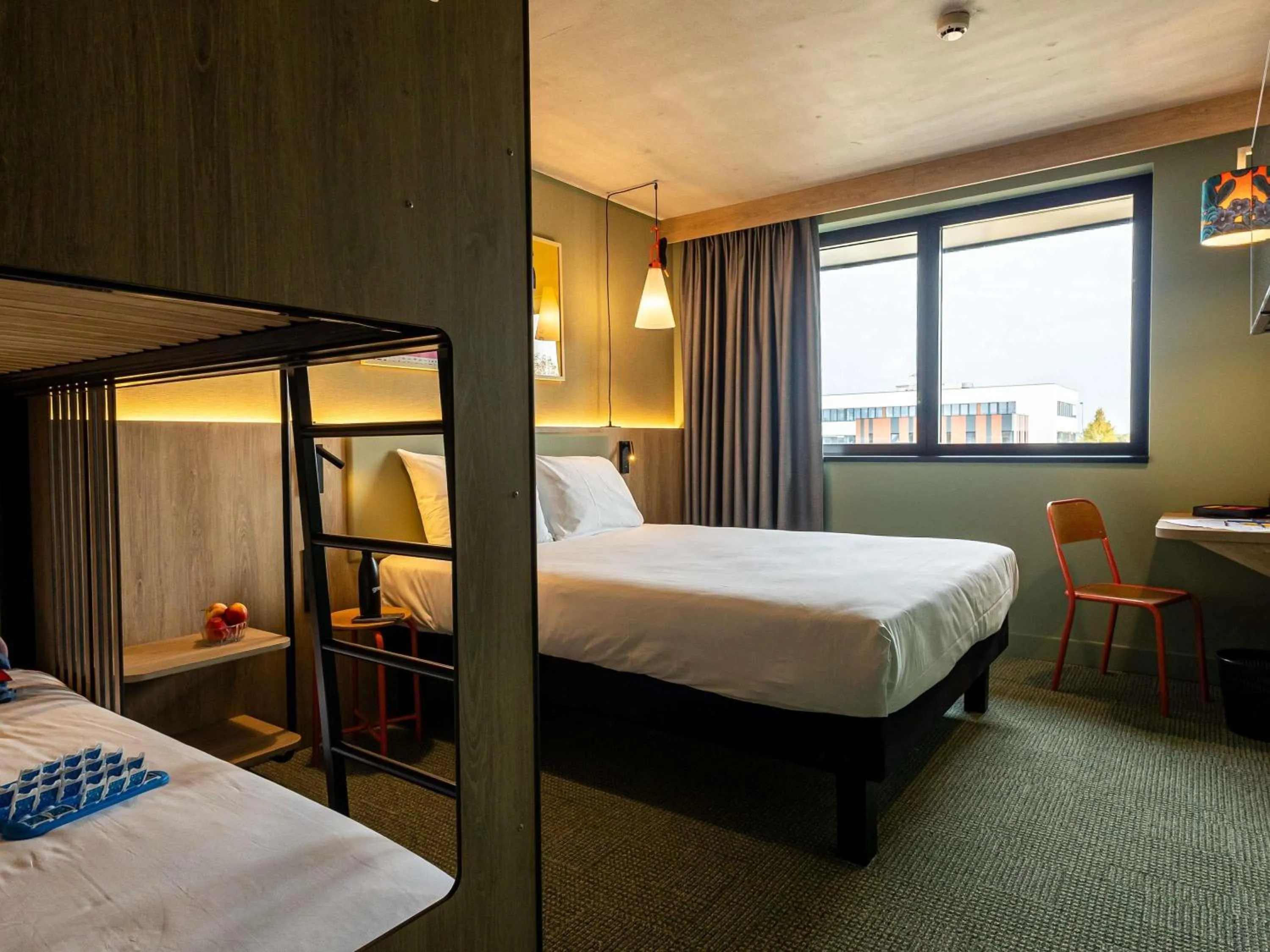 Bedroom, Bed in greet Hotel Reims Tinqueux