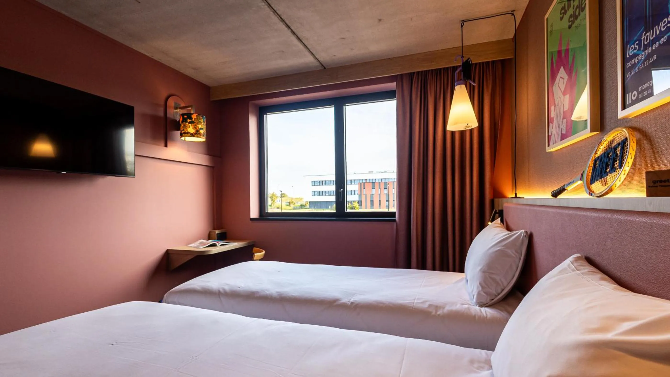 Bedroom, Bed in greet Hotel Reims Tinqueux