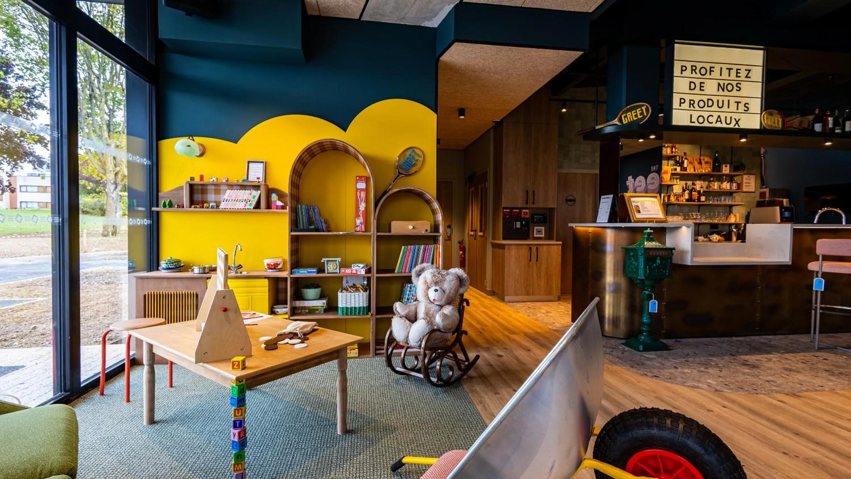 Children play ground in greet Hotel Reims Tinqueux