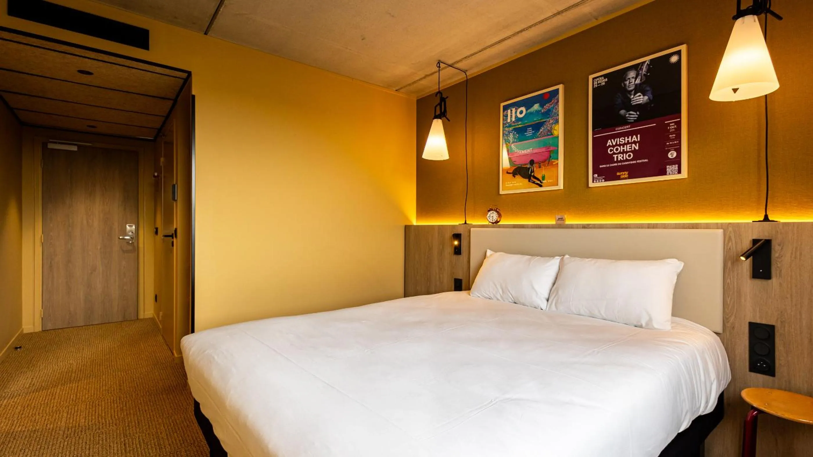 Bedroom, Bed in greet Hotel Reims Tinqueux