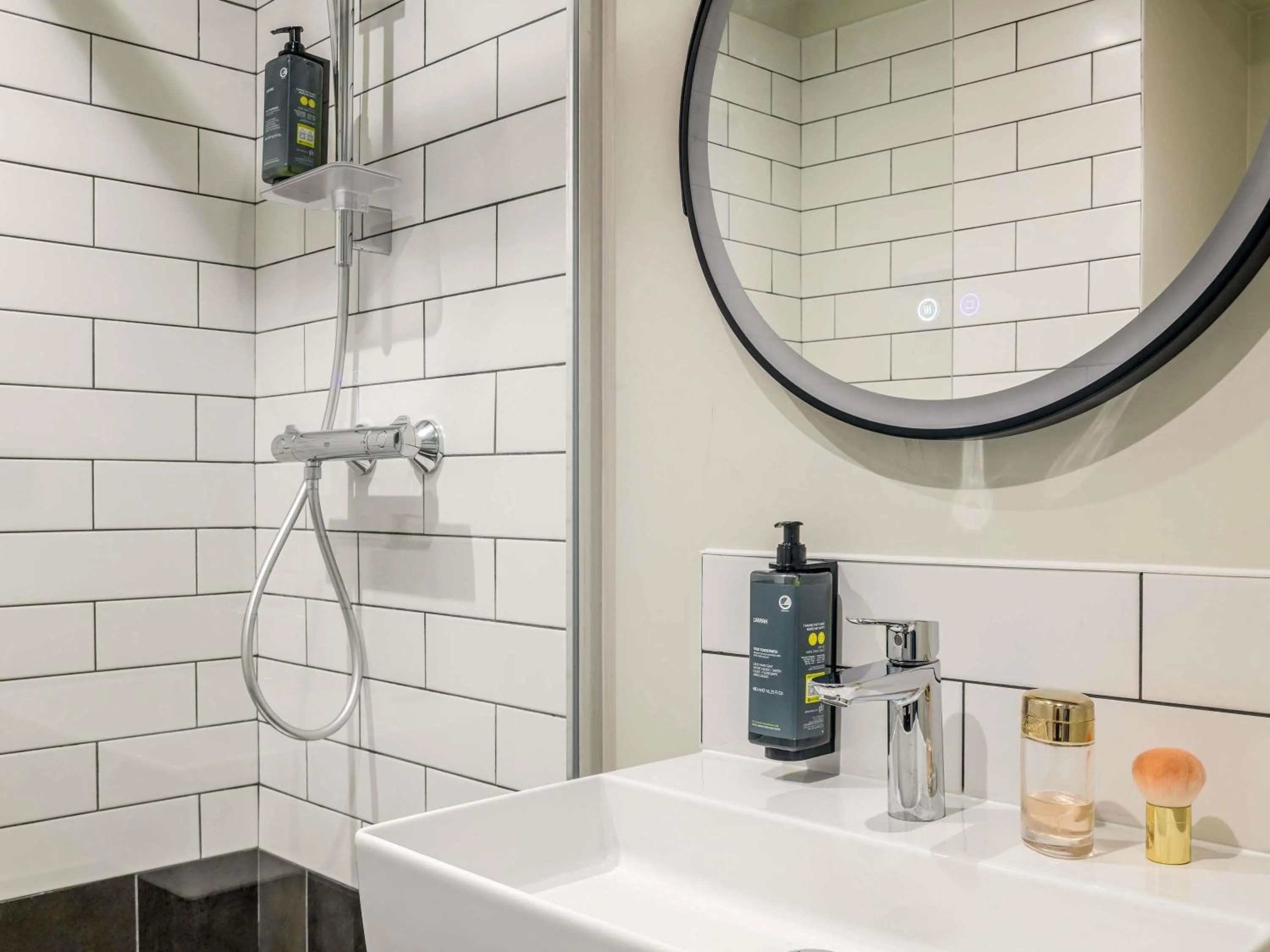 Bedroom in ibis Bordeaux Nord Carbon Blanc