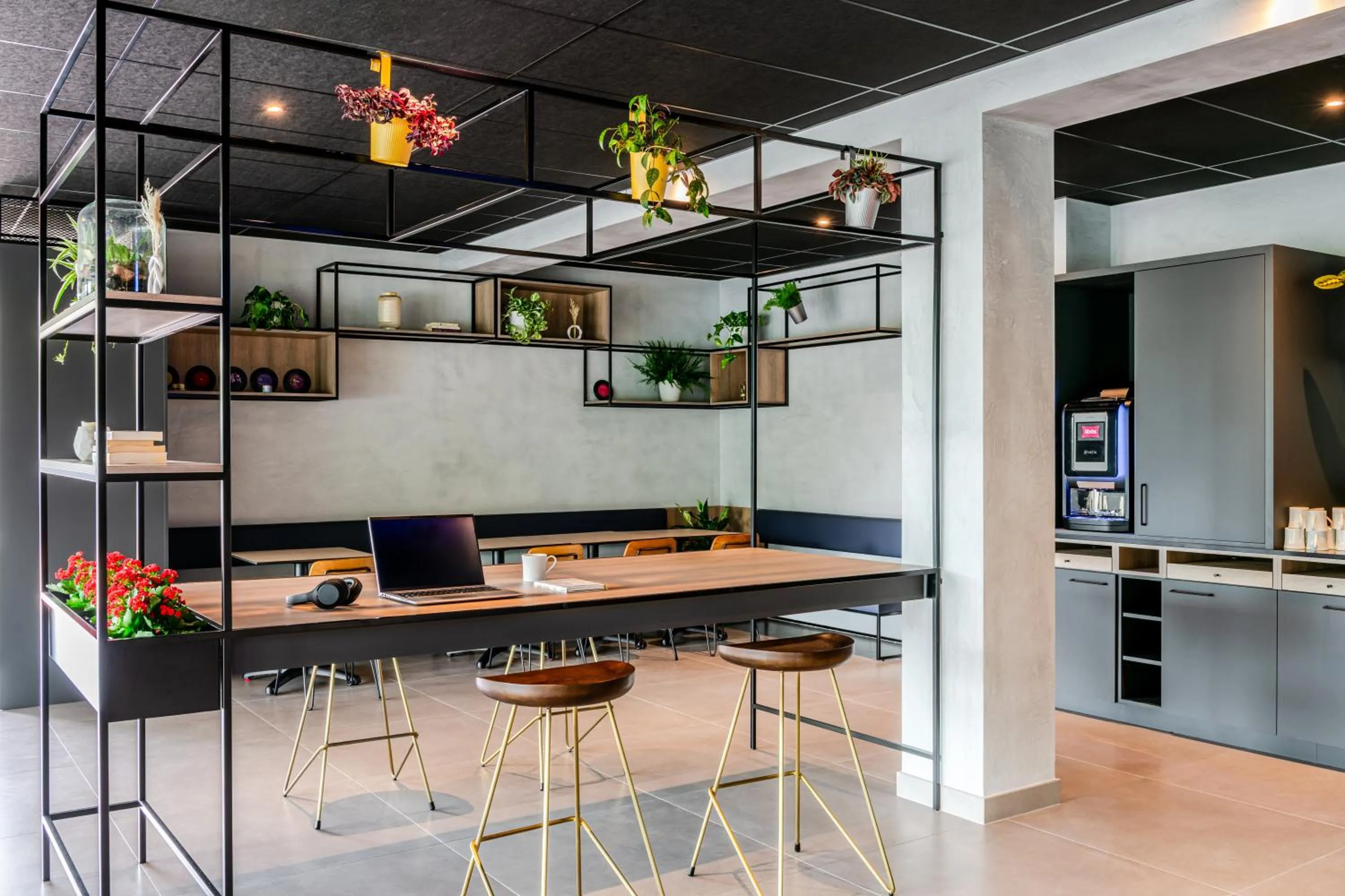 Lobby or reception in ibis Bordeaux Nord Carbon Blanc