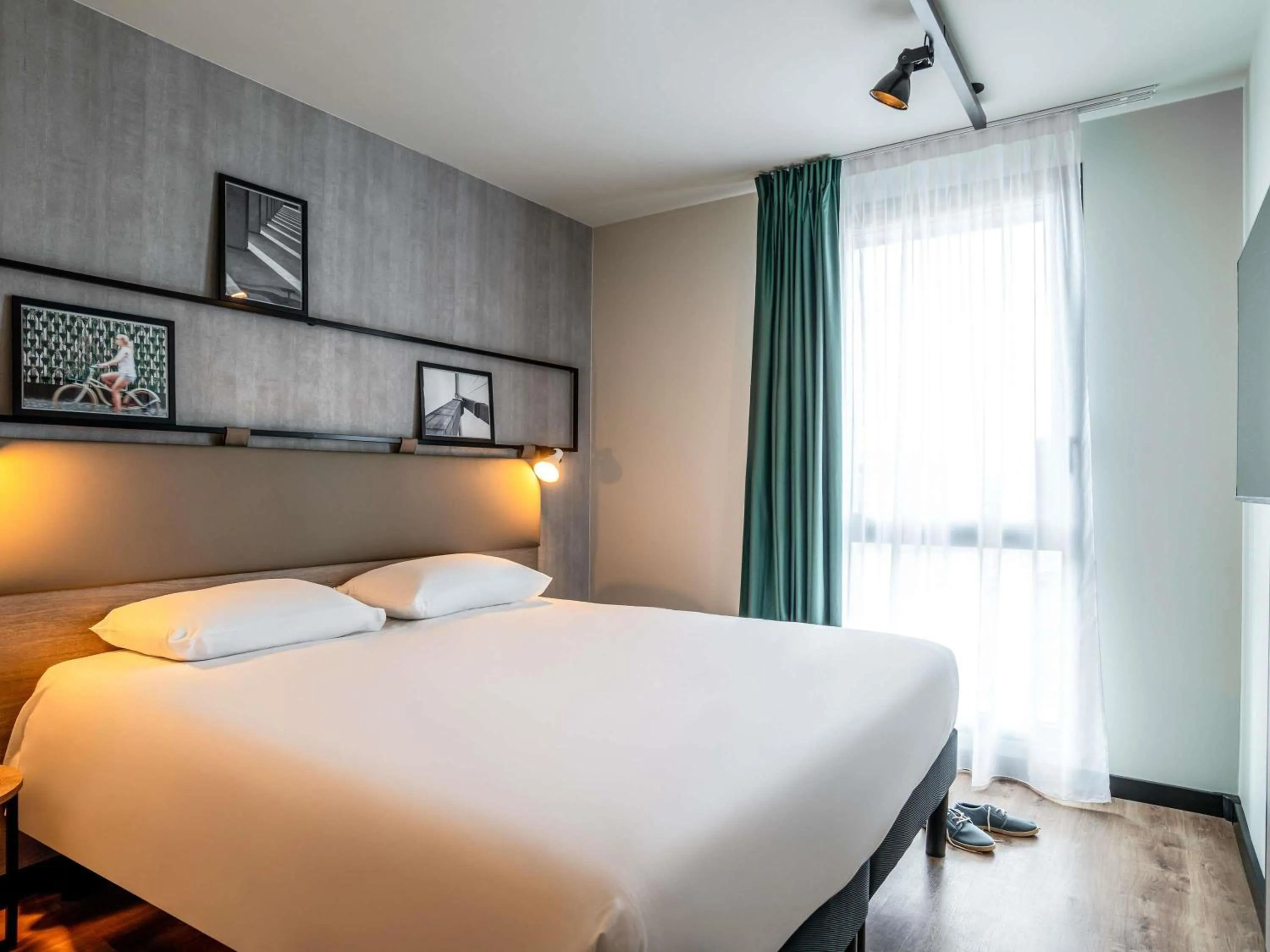 Bedroom, Bed in ibis Bordeaux Nord Carbon Blanc