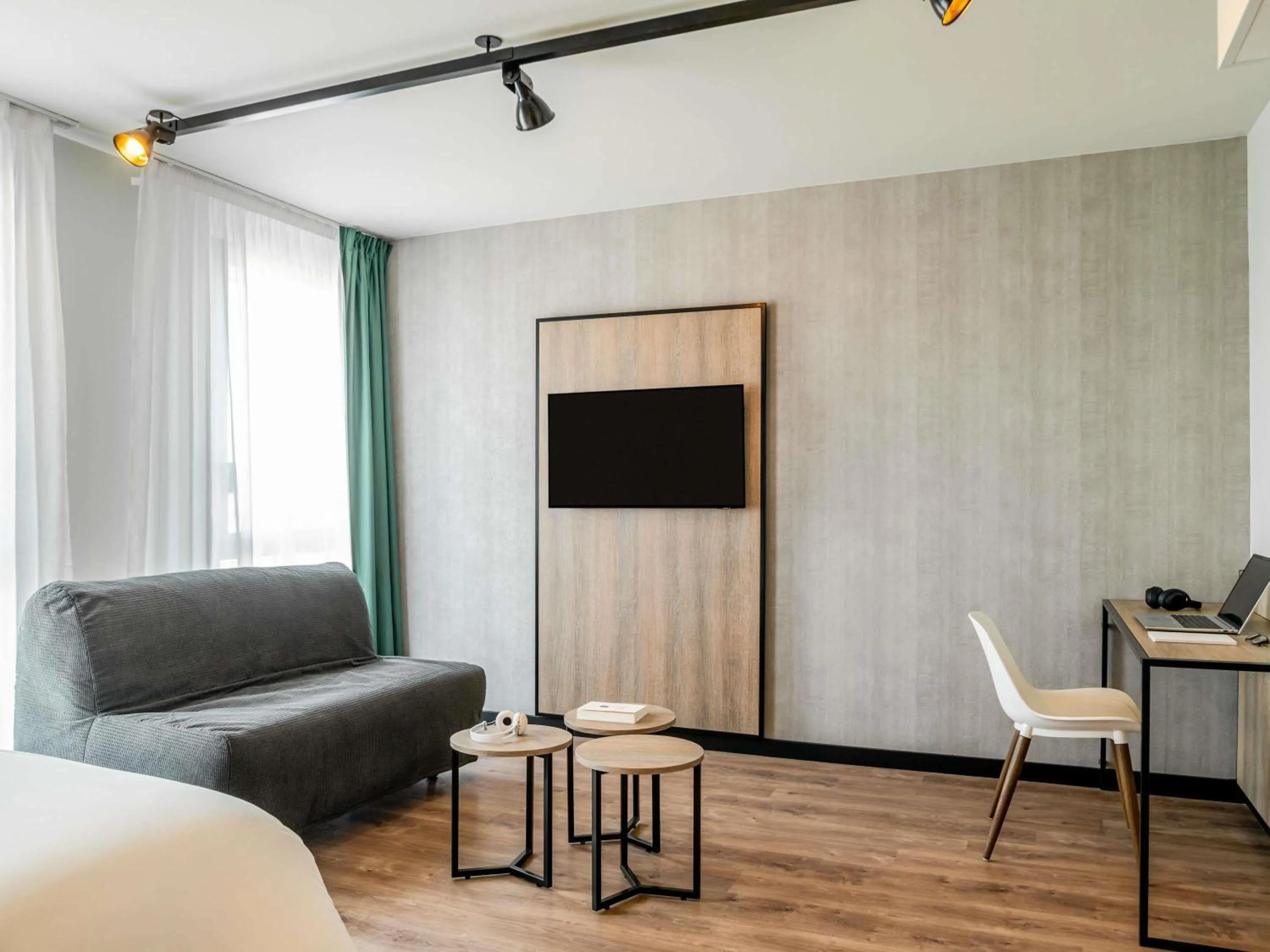 Bedroom in ibis Bordeaux Nord Carbon Blanc