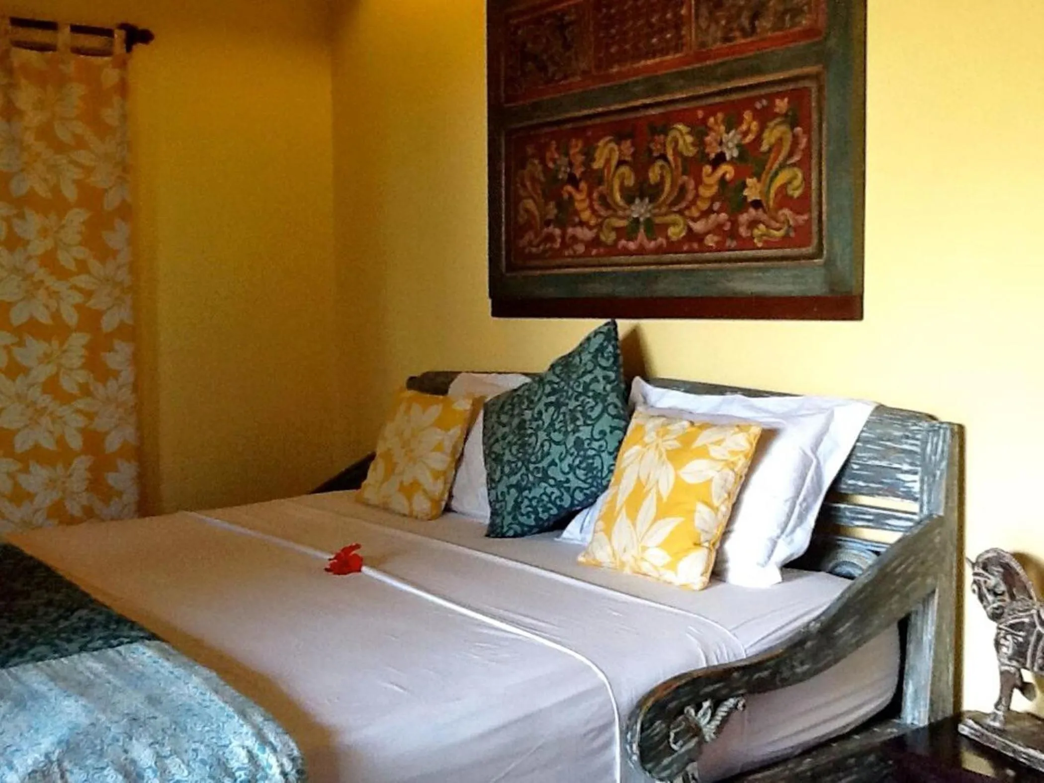 Bed in Life in Amed Beach Hotel