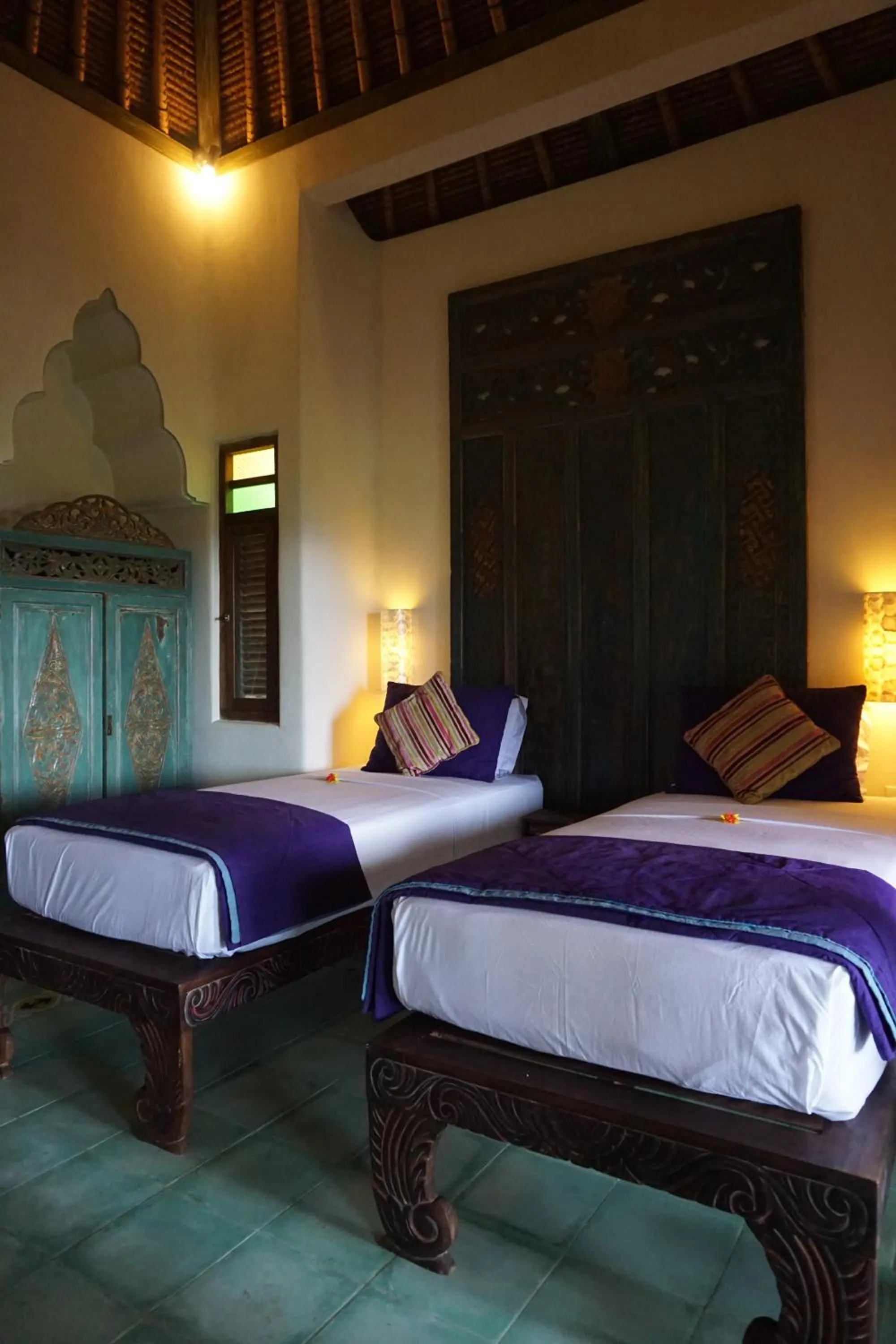 Bed in Life in Amed Beach Hotel