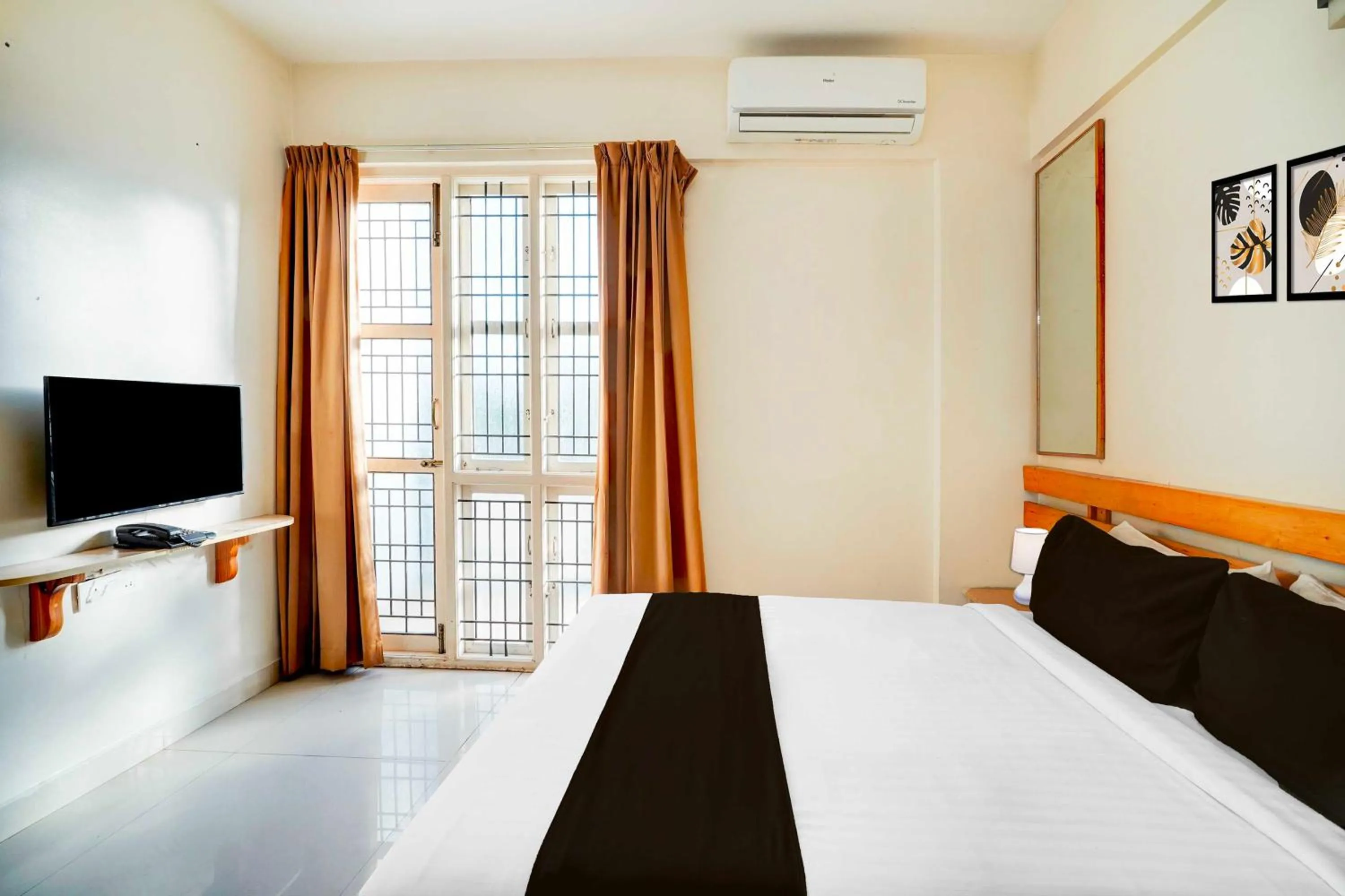 Bathroom, Bed in Hotel O Bangalore Elements Mall