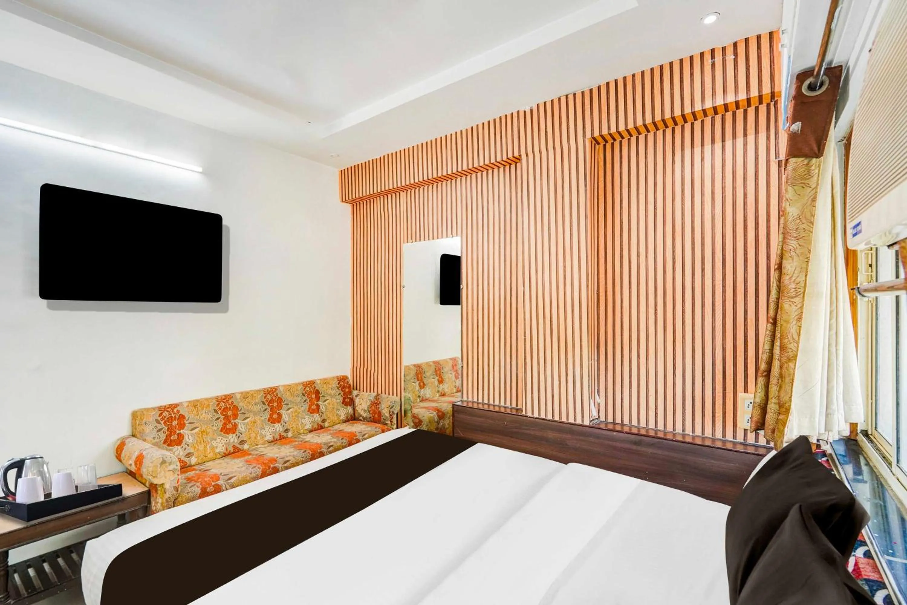 Bedroom, Bed in Hotel O Maninagar Railway Station