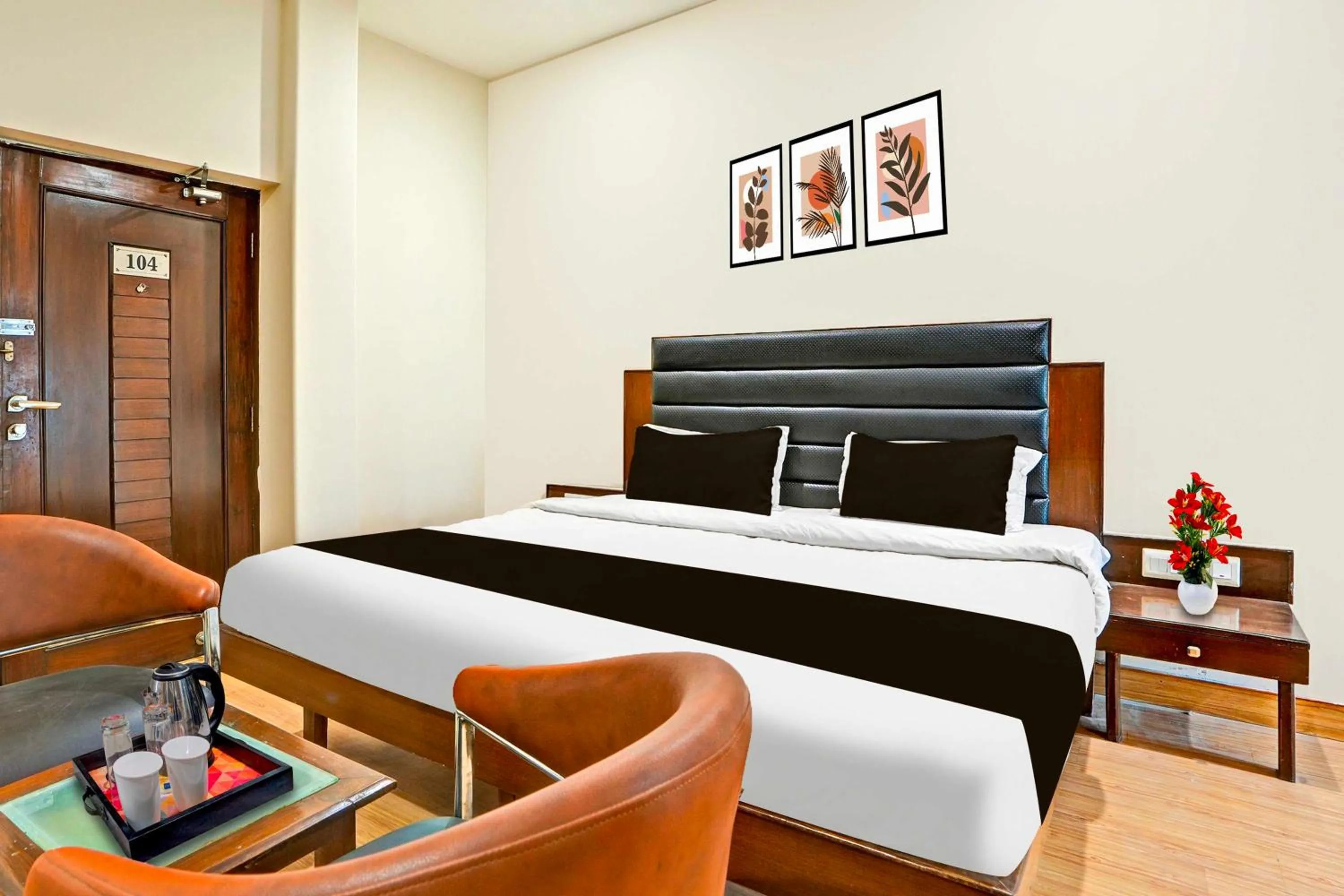 Bedroom, Bed in Hotel O Gurudwara Square